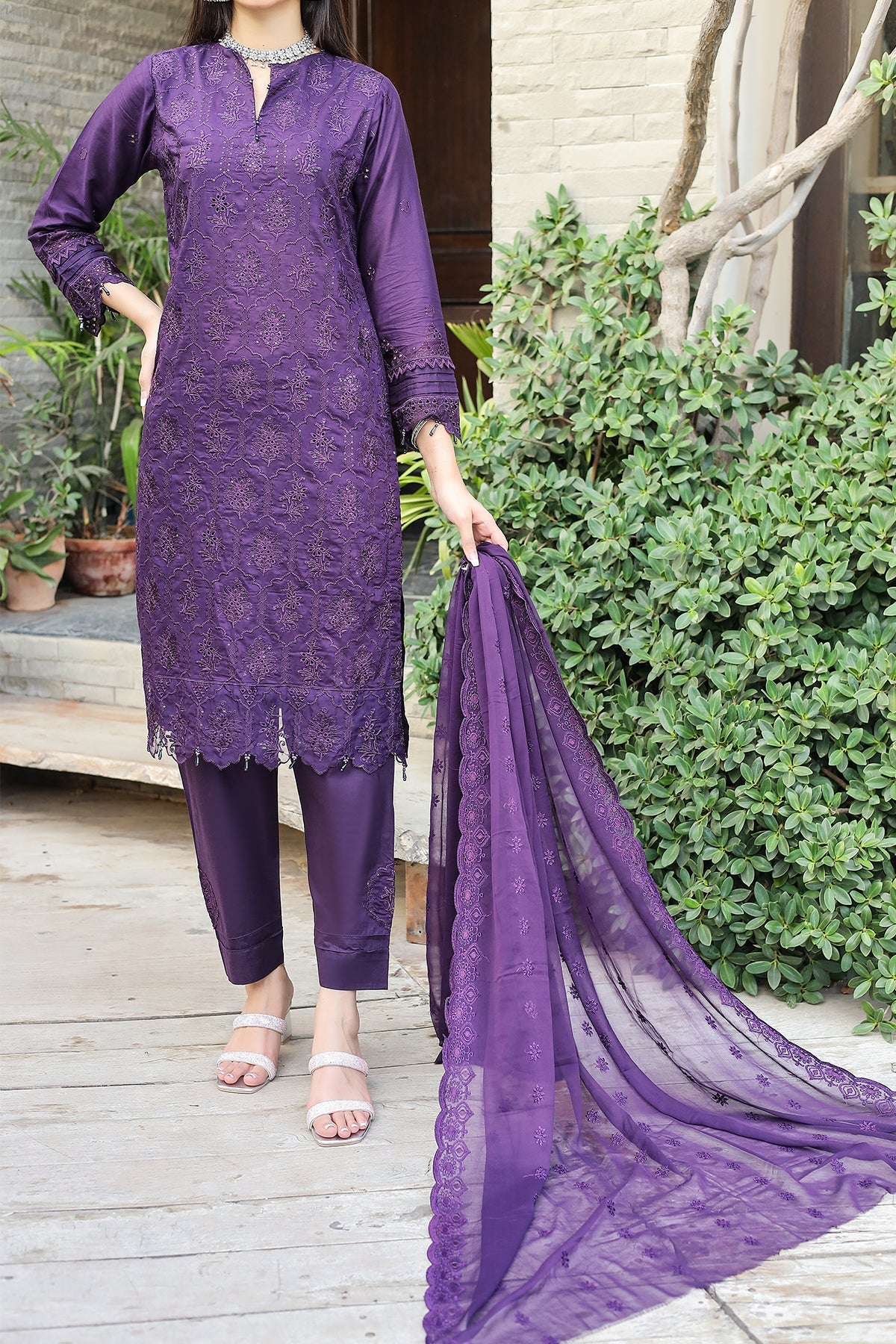 Pari Luxury Swiss Lawn'24 D#02