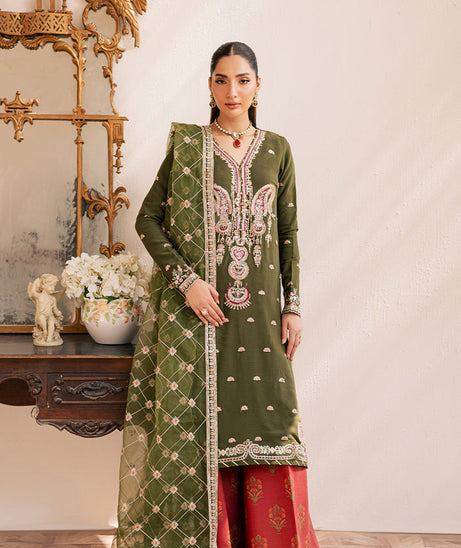 Emaan Adeel Suave Luxury Formals`25 (ORAYA)
