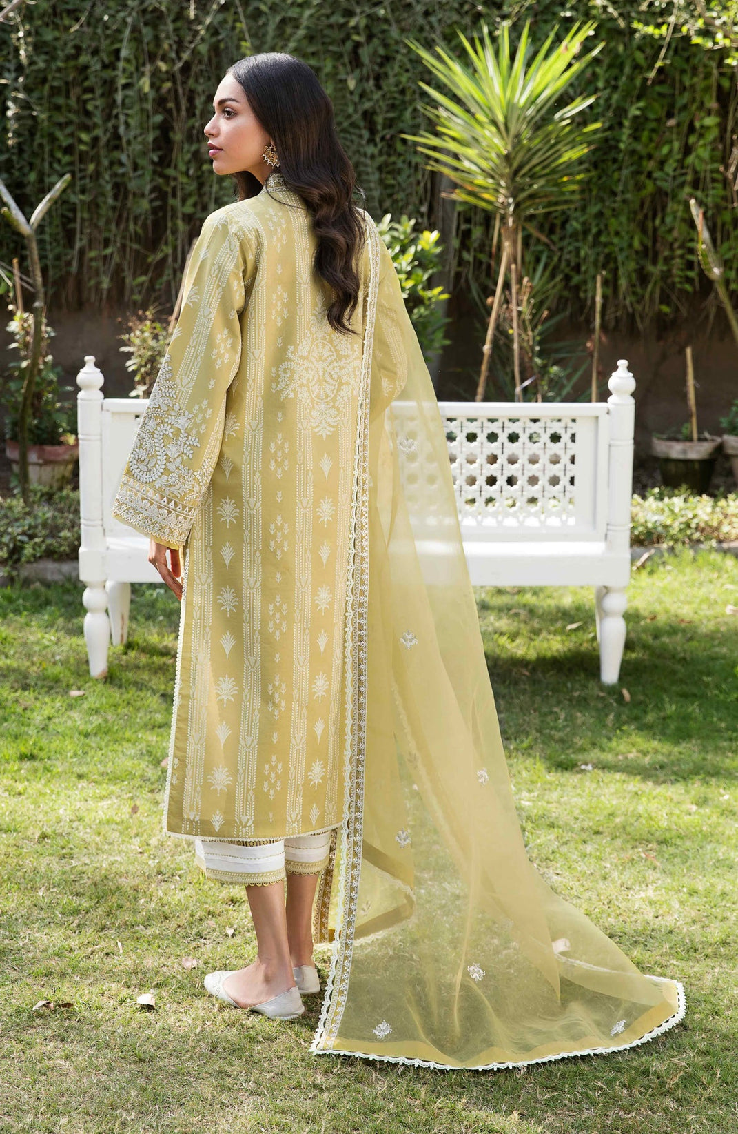 Seran Afsanah Lawn`23 D#06