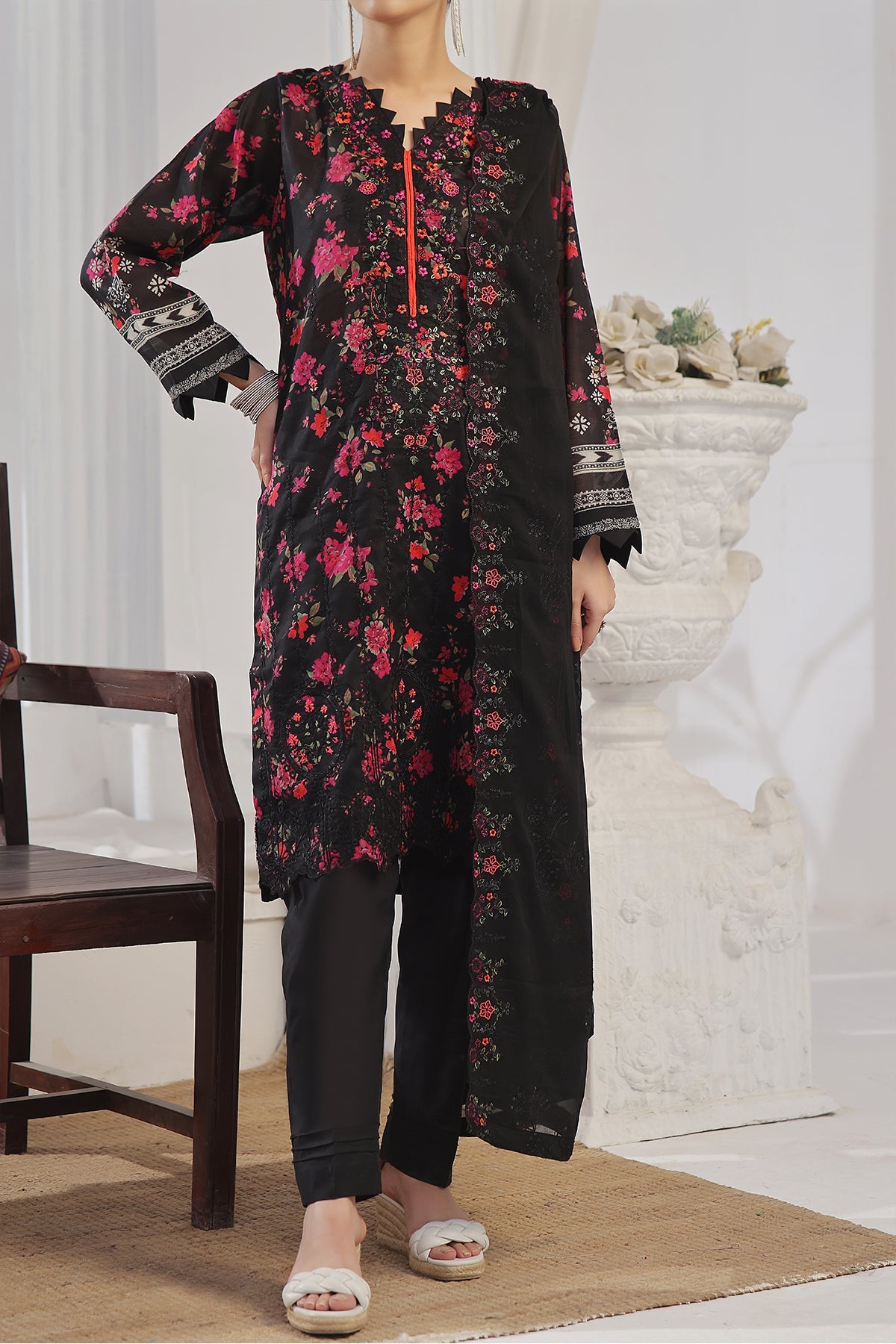 Khansa Luxury Lawn`25 D#06