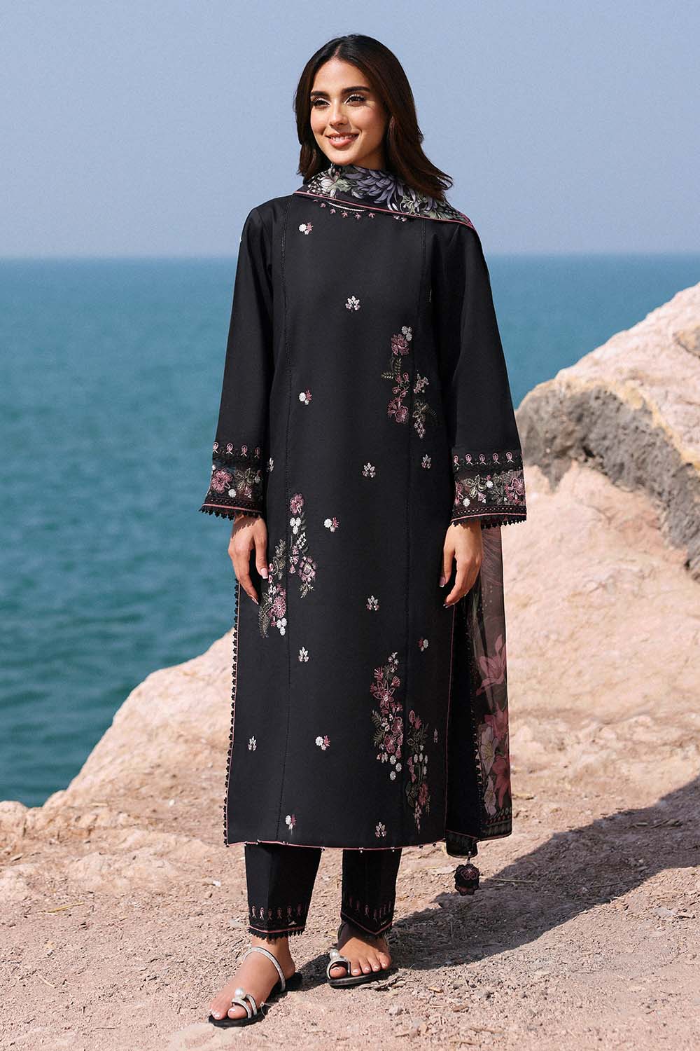 Seran Afsanah Lawn'25 (ZOYA)