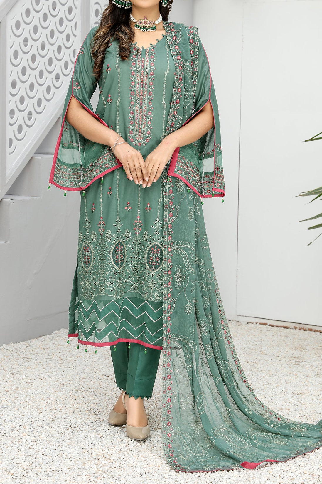 Hafiz Maahi Lawn'24 D#04