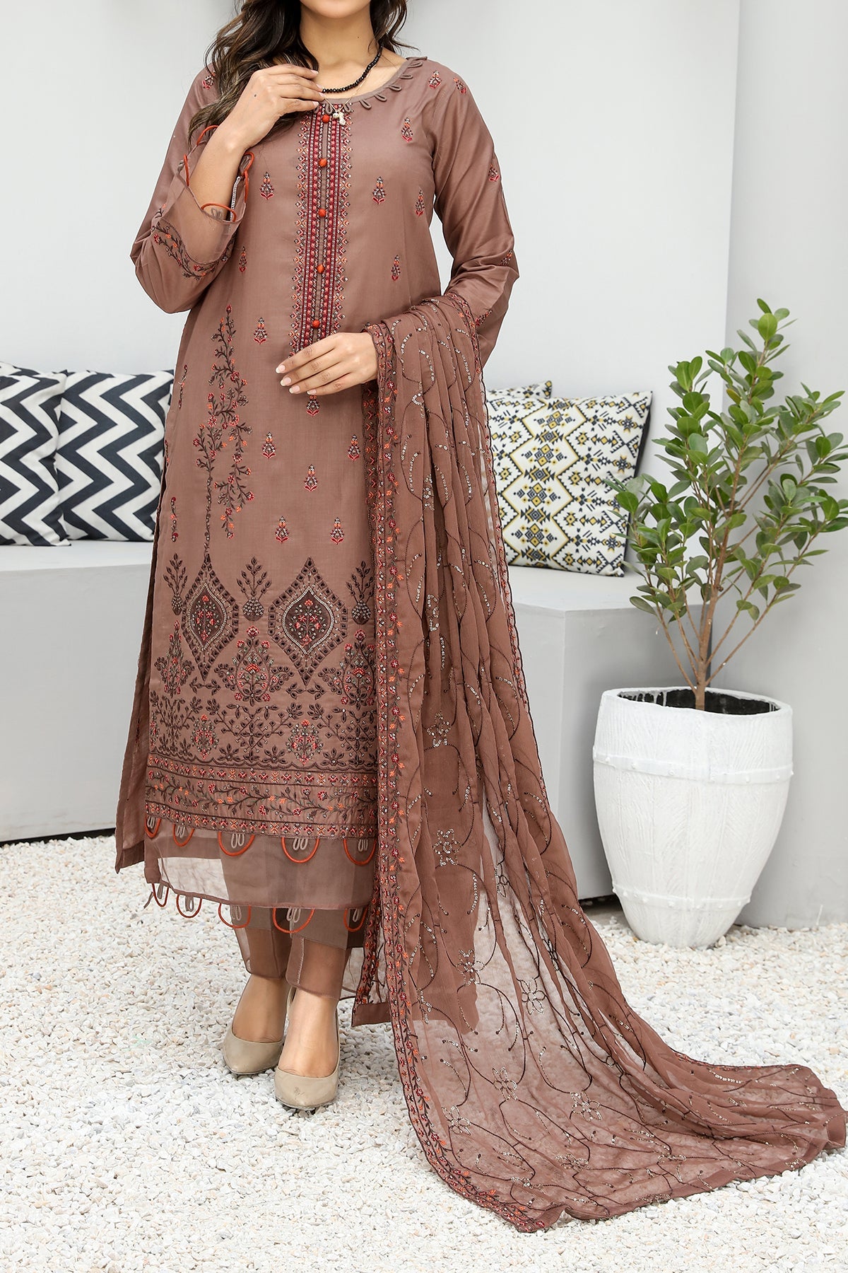 Hafiz Maahi Lawn'24 D#09