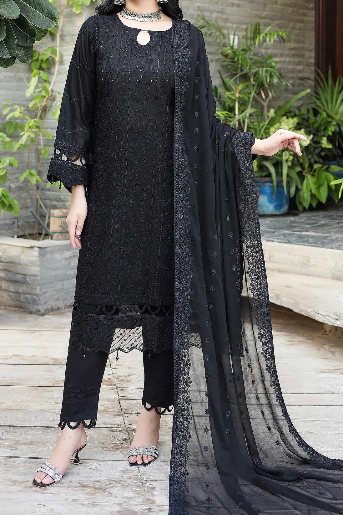 Pari Luxury Swiss Lawn'24 D#01