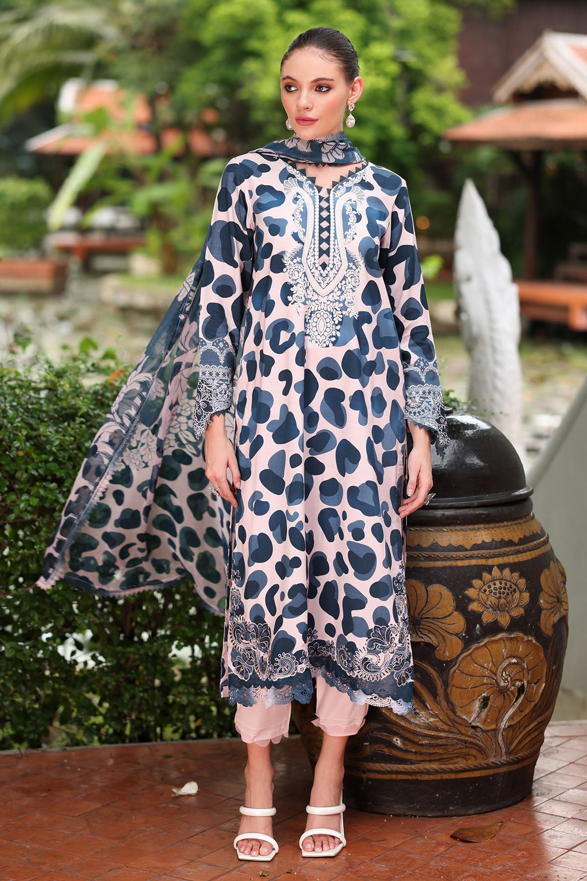 RA Nureh Delights S-Linen`25 DD#19