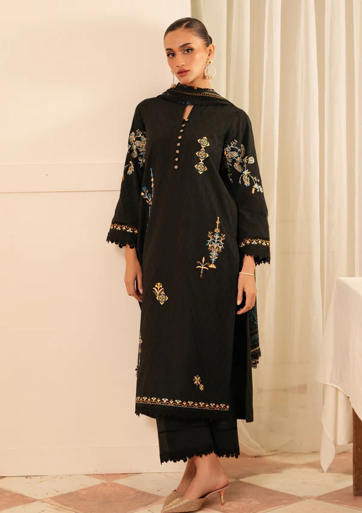 Sahar Jacquard Emb Lawn`25 FL#05