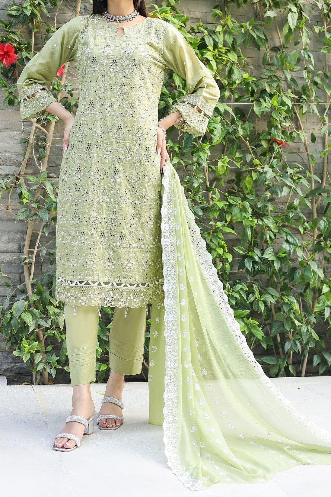 Pari Luxury Swiss Lawn'24 D#03