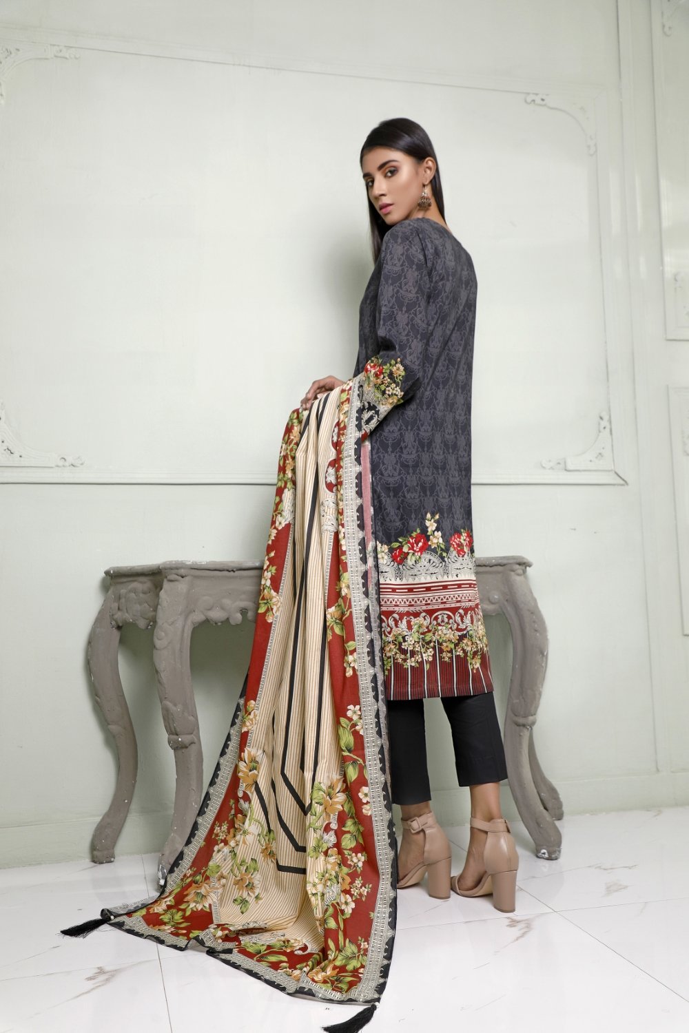 Ittehad Crystal Lawn'21 D # 21113 Black