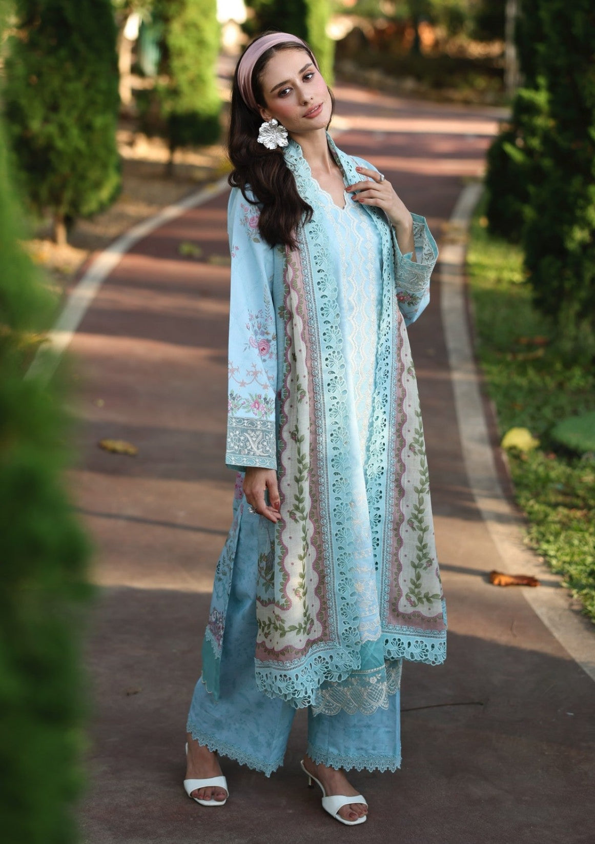Naqsh Ayleen Lawn`26 GULZAR
