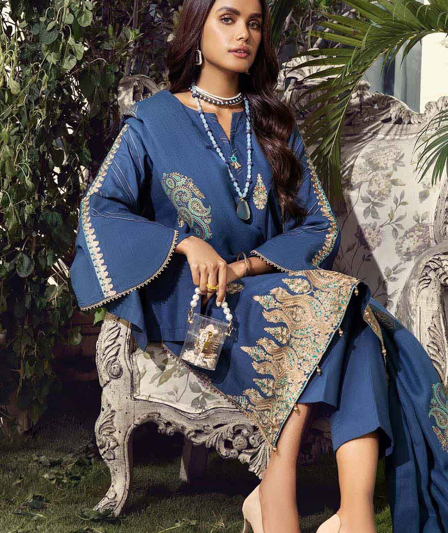 Gul Ahmed Winter Collection`22 AP#12036