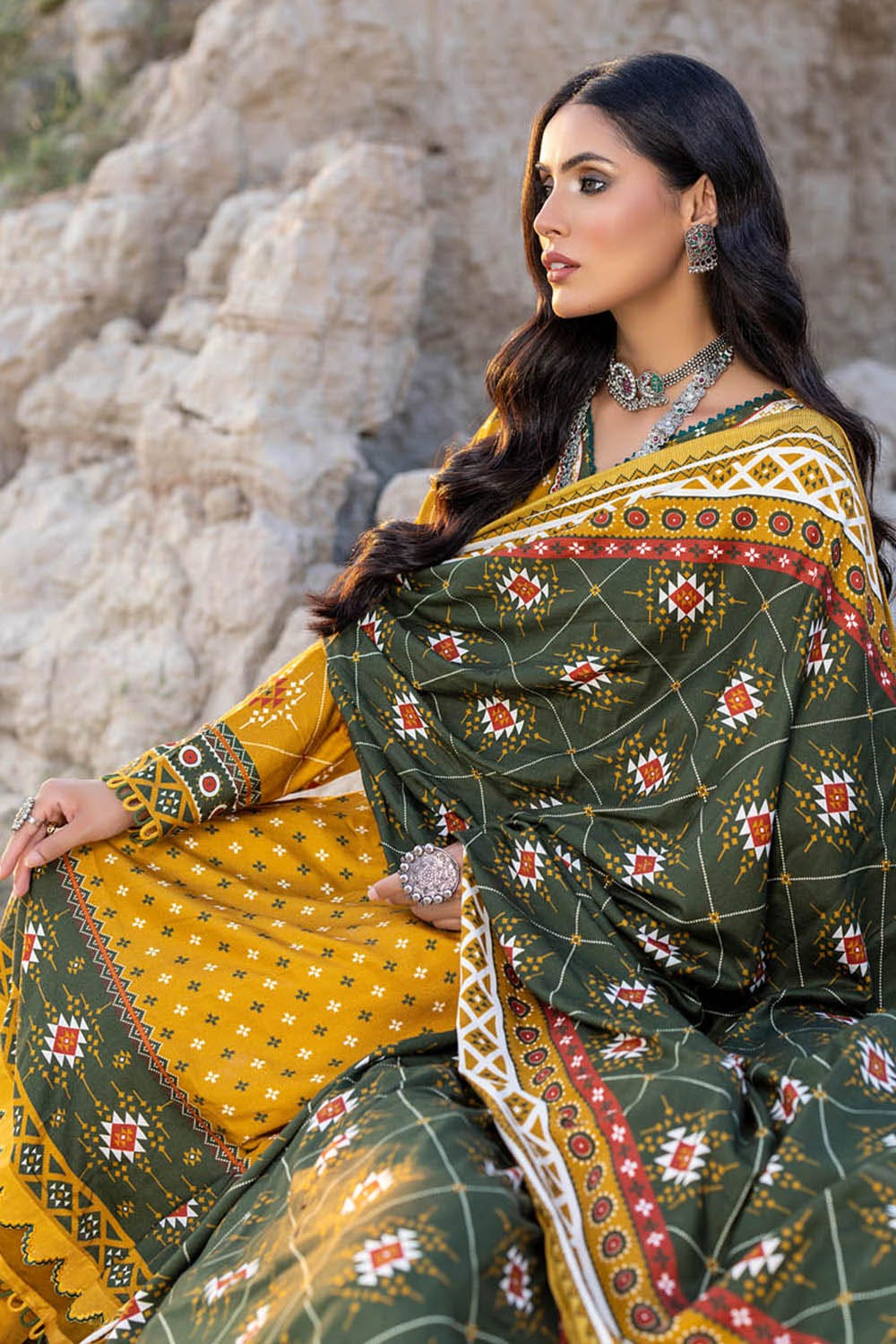 Gul Ahmed Winter Collection`22 LT#22014-B