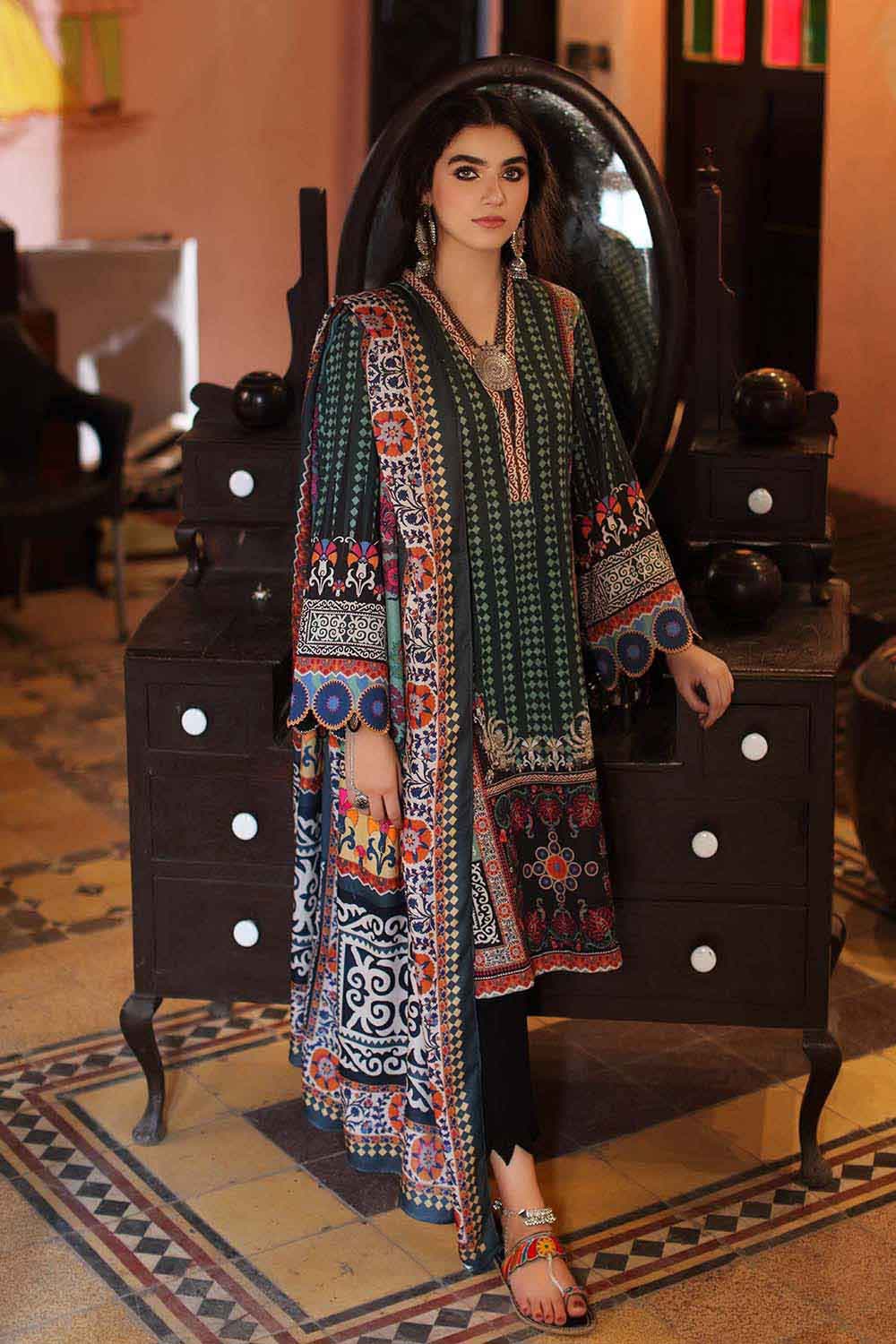 Gul Ahmed Winter Collection`22 PVS#12001-A