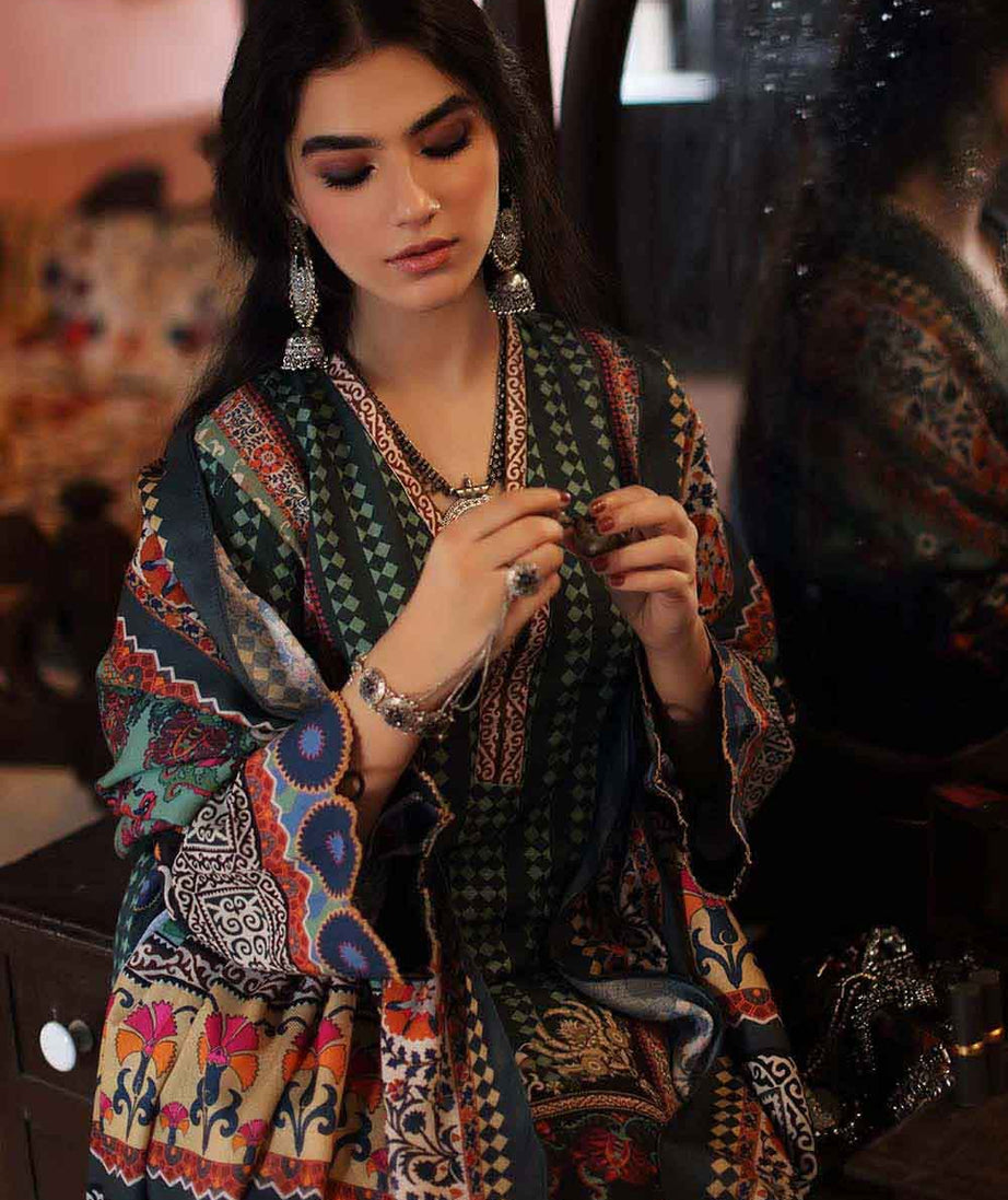 Gul Ahmed Winter Collection`22 PVS#12001-A