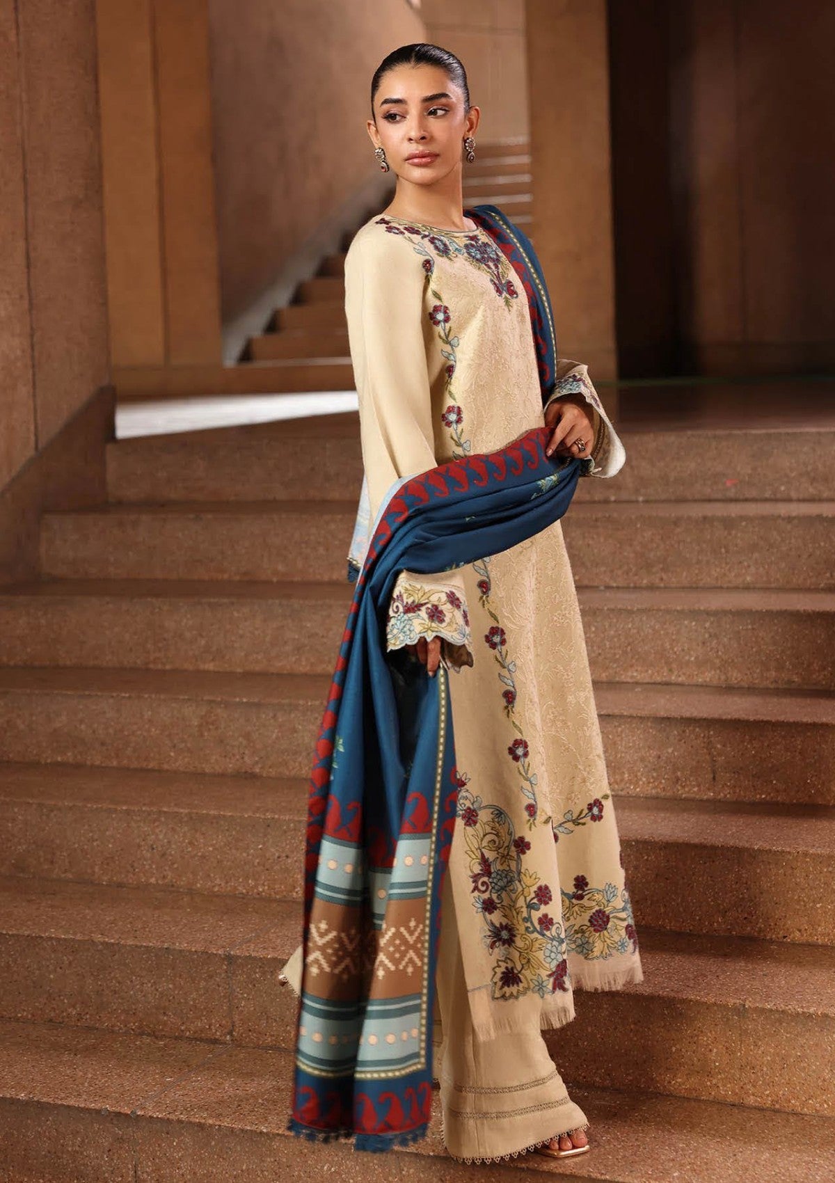 Raj Bari P/Winter Shawl`25 D#05