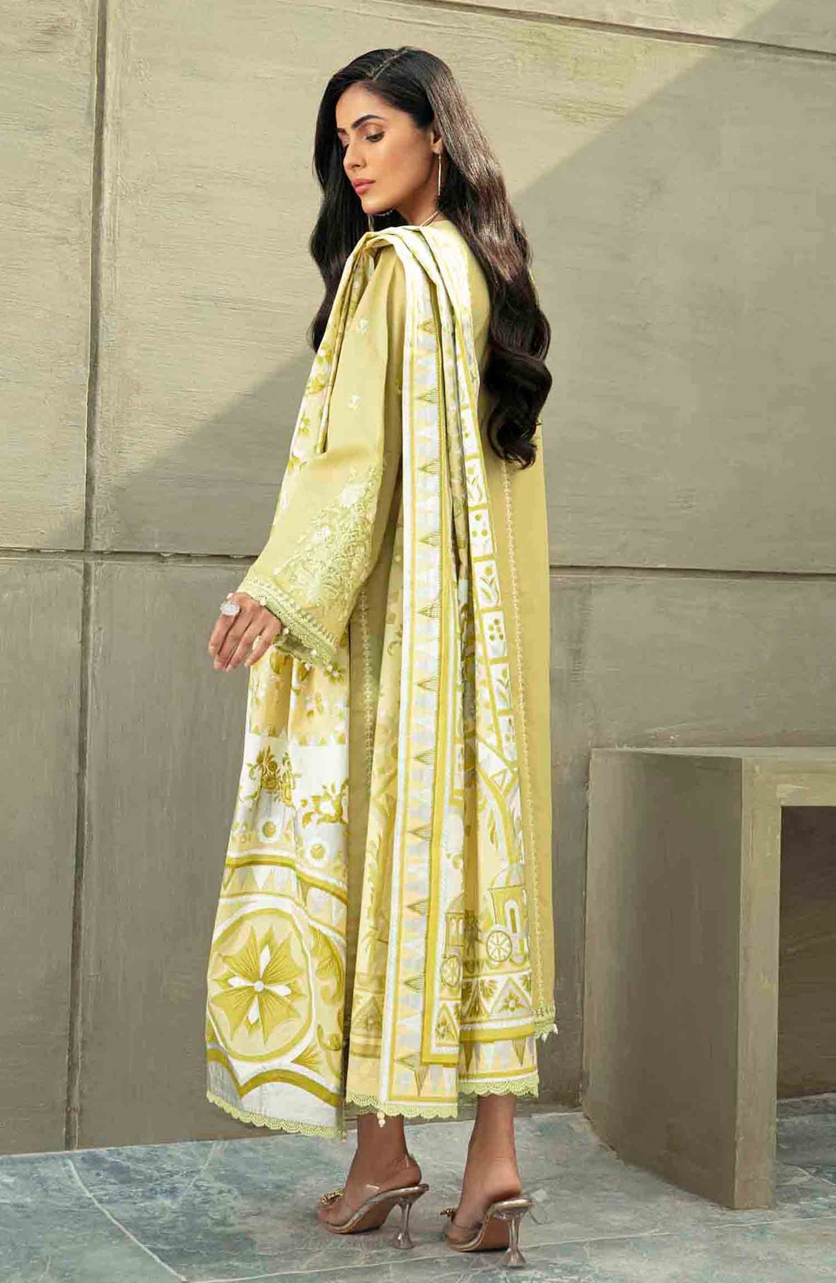 Raaya Carnation L/Lawn`22 D#05