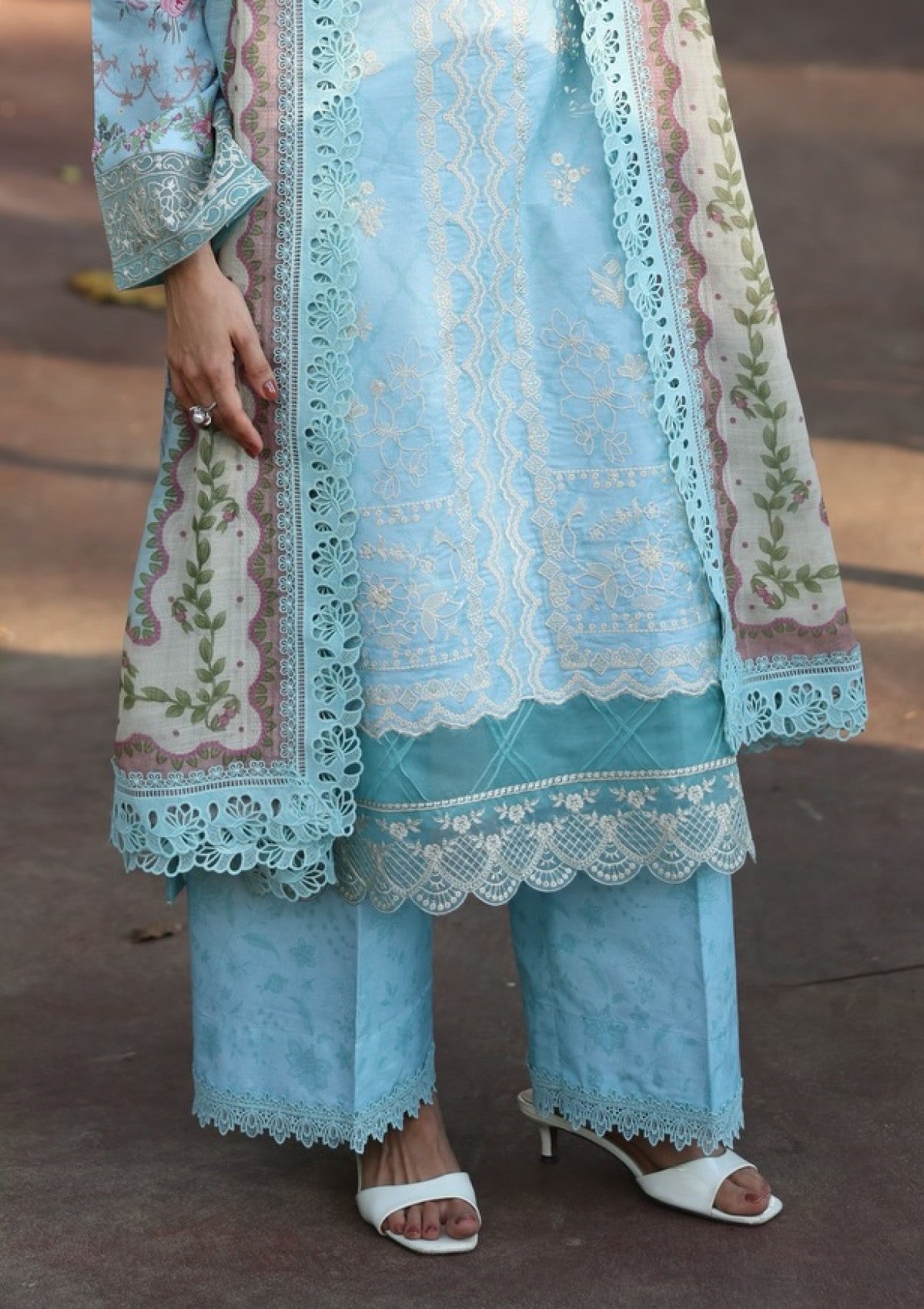 Naqsh Ayleen Lawn`26 GULZAR