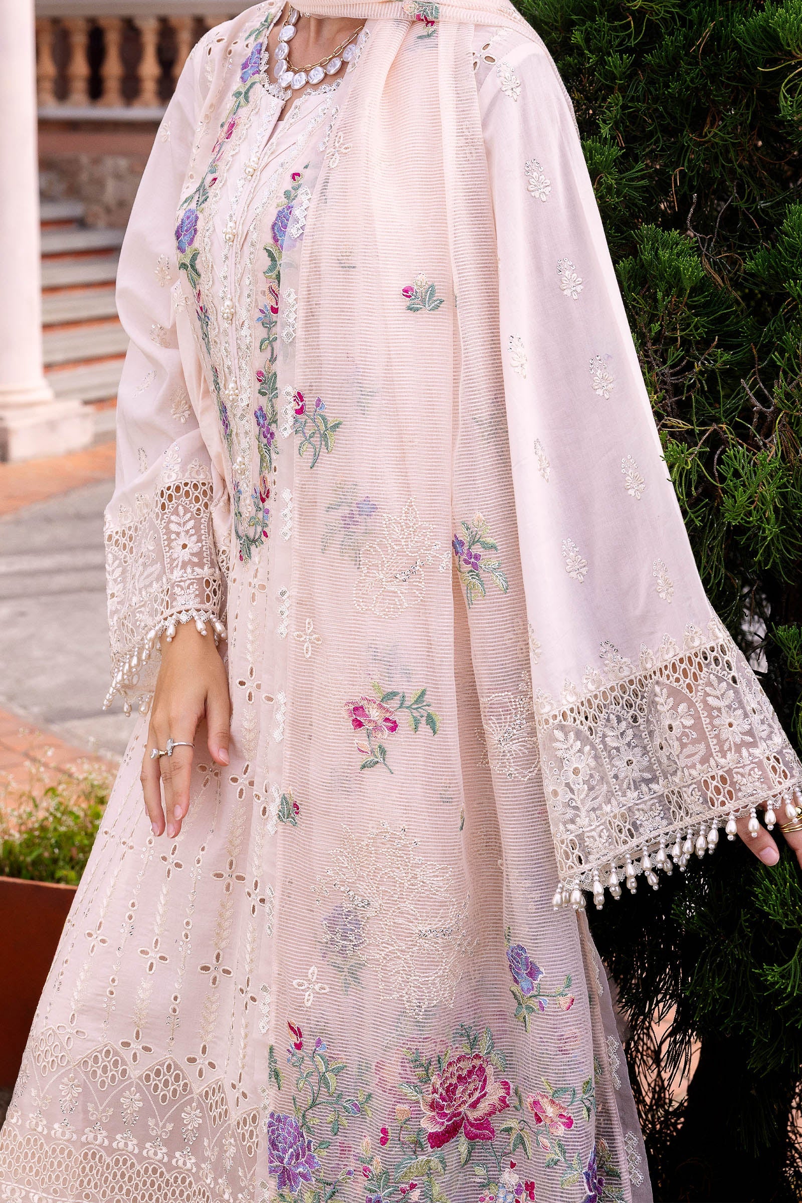 Muscari Luxury Emb Lawn`26 MLEC#03