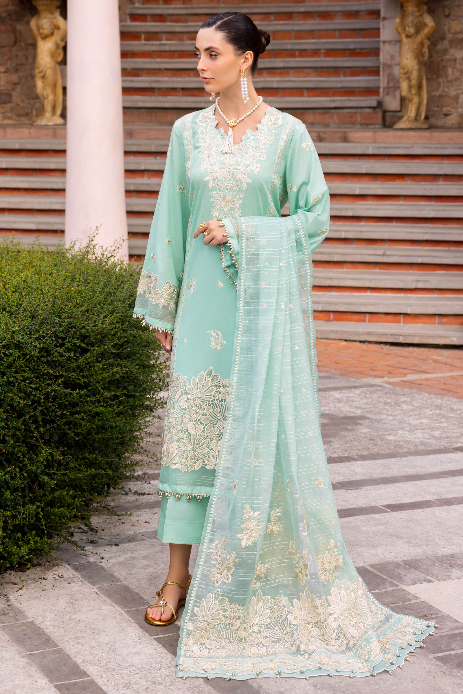 Muscari Luxury Emb Lawn`26 MLEC#04