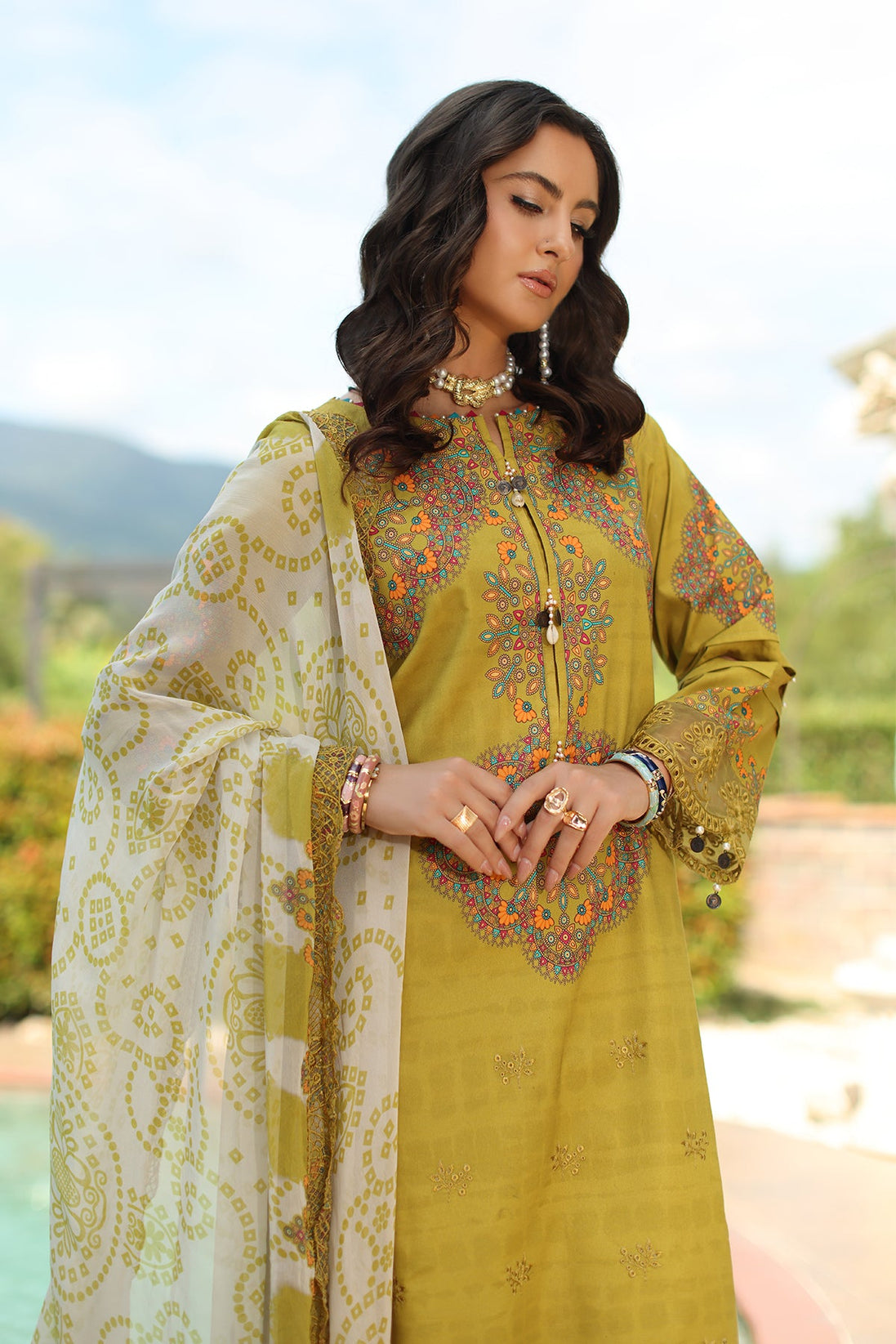 BR Charizma Aniq Lawn`26 AN6#01