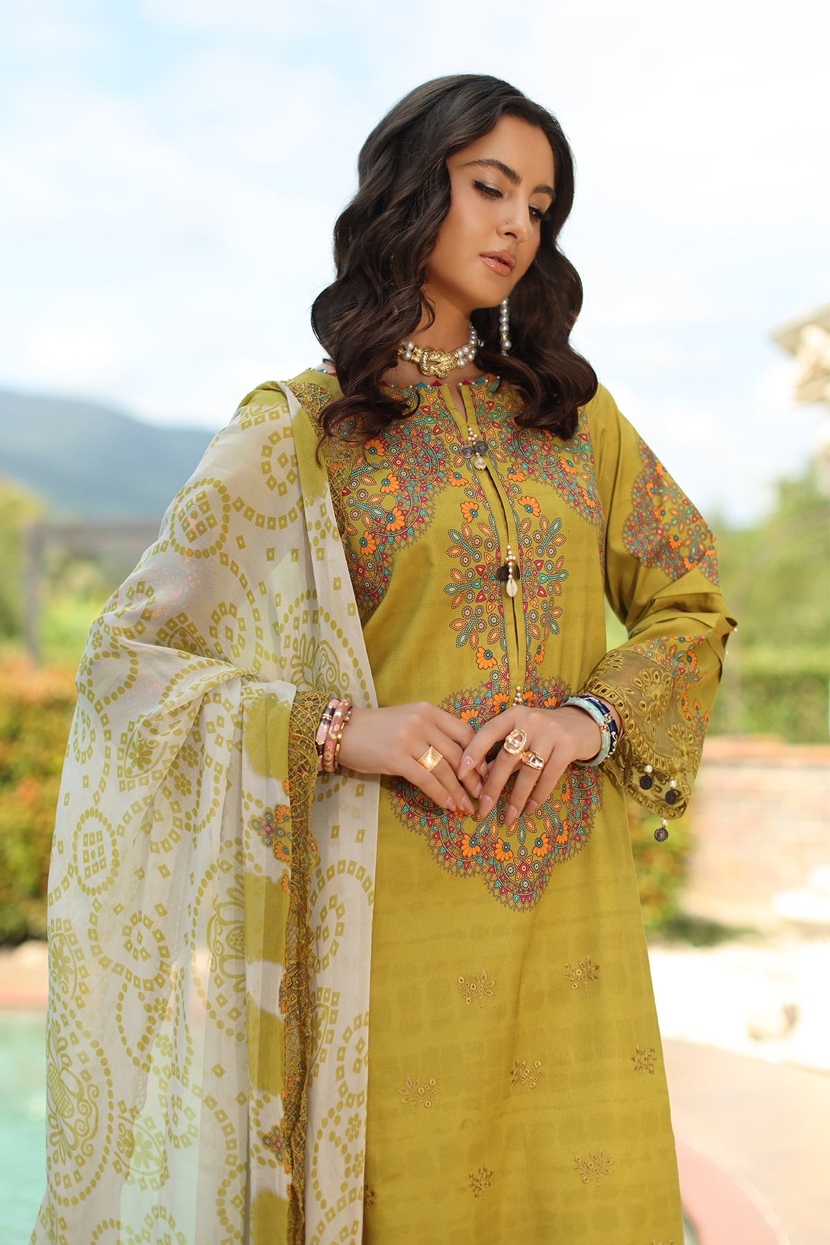 BR Charizma Aniq Lawn`26 AN6#01