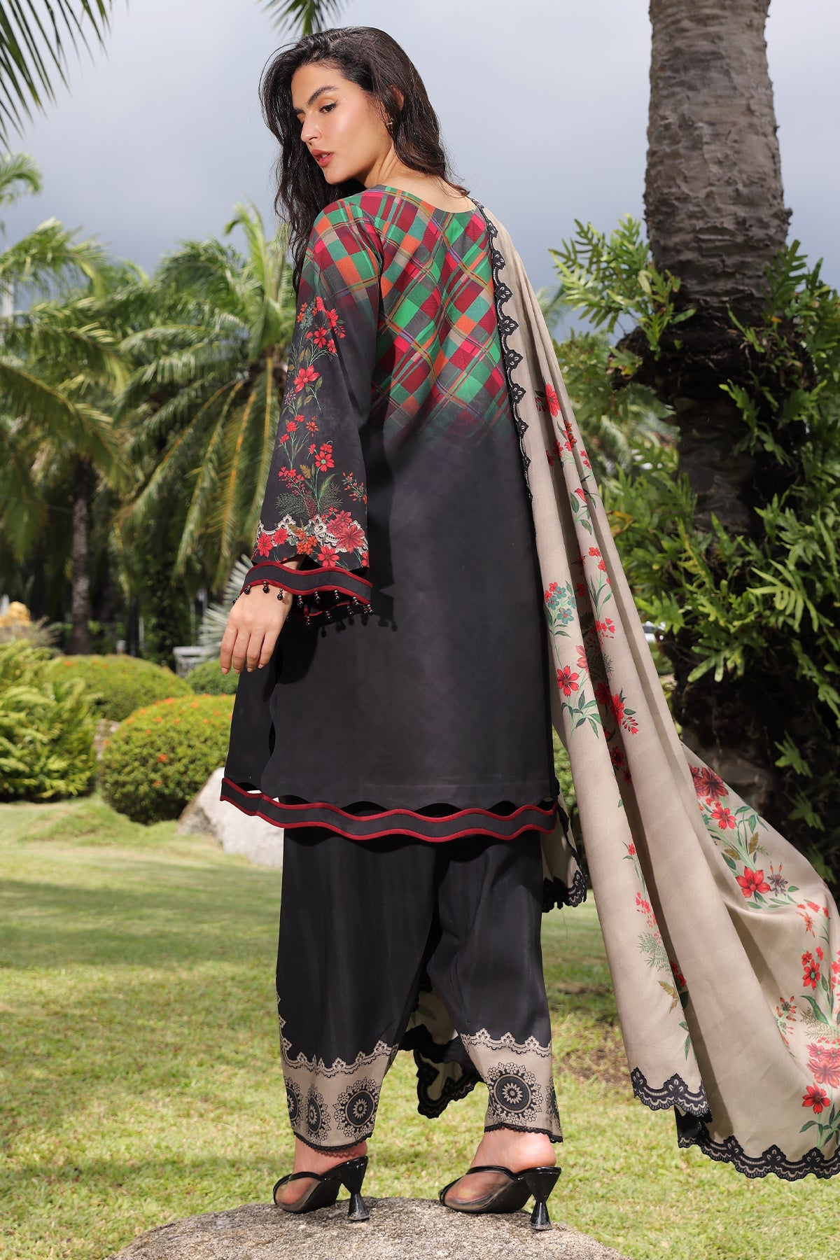 BR Charizma C-Prints Linen`26 CPW#09