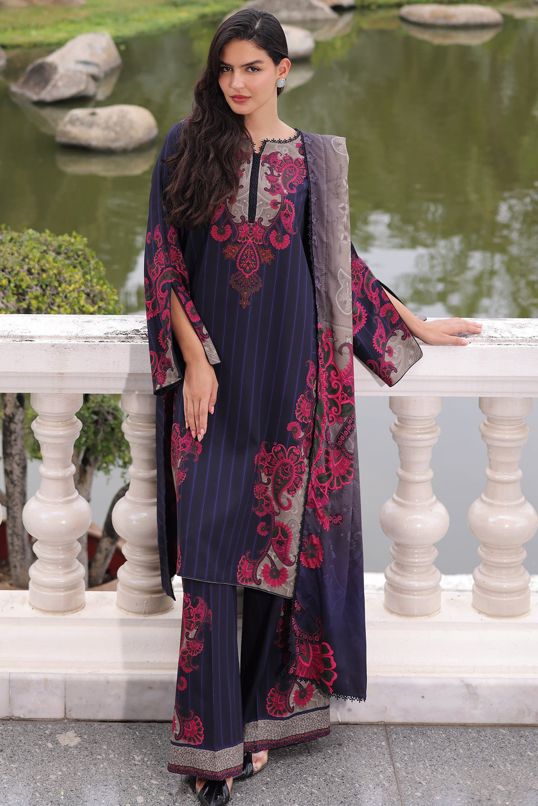 BR Charizma C-Prints Linen`26 CPW#15