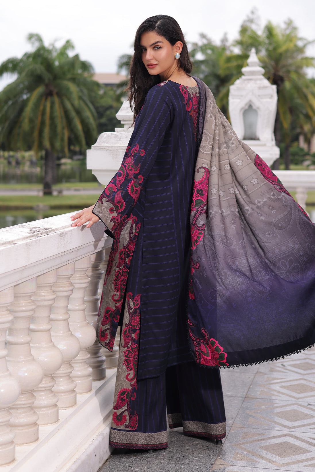 BR Charizma C-Prints Linen`26 CPW#15