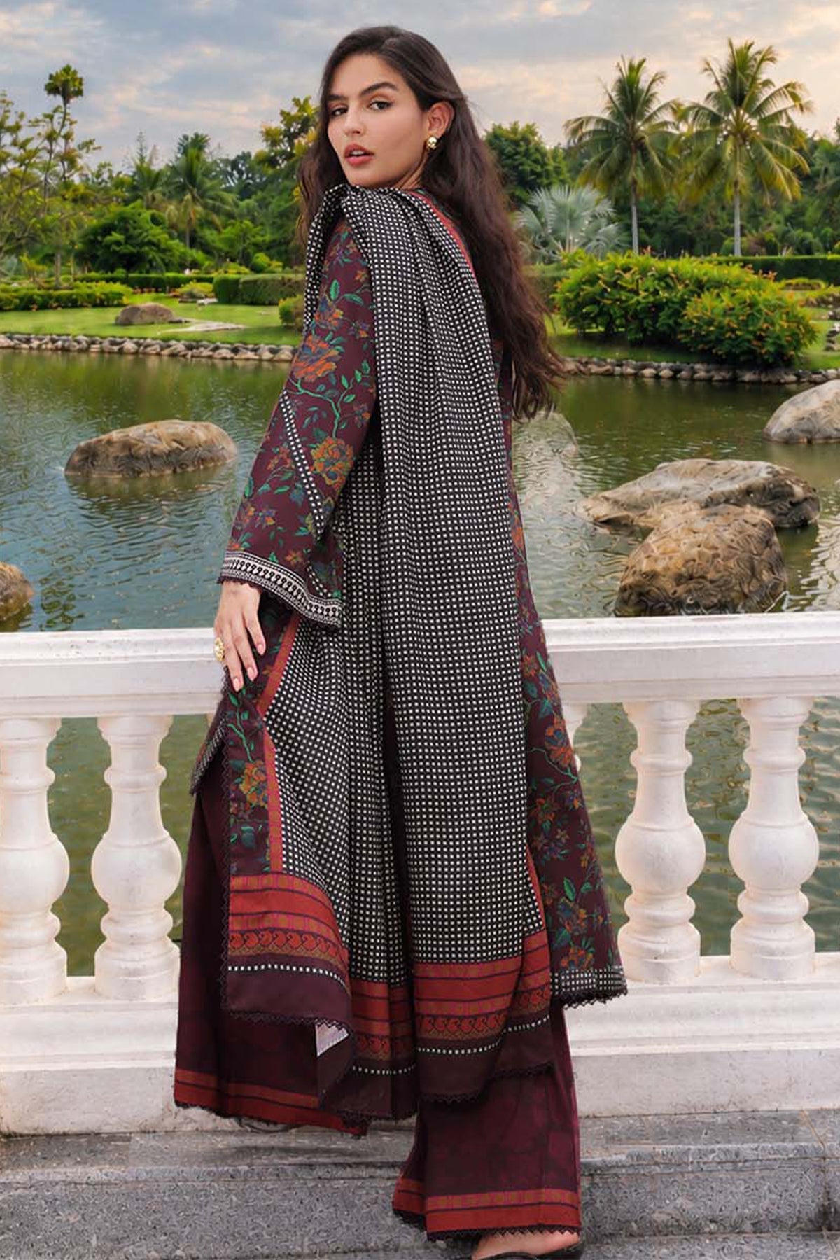 BR Charizma C-Prints Linen`26 CPW#17