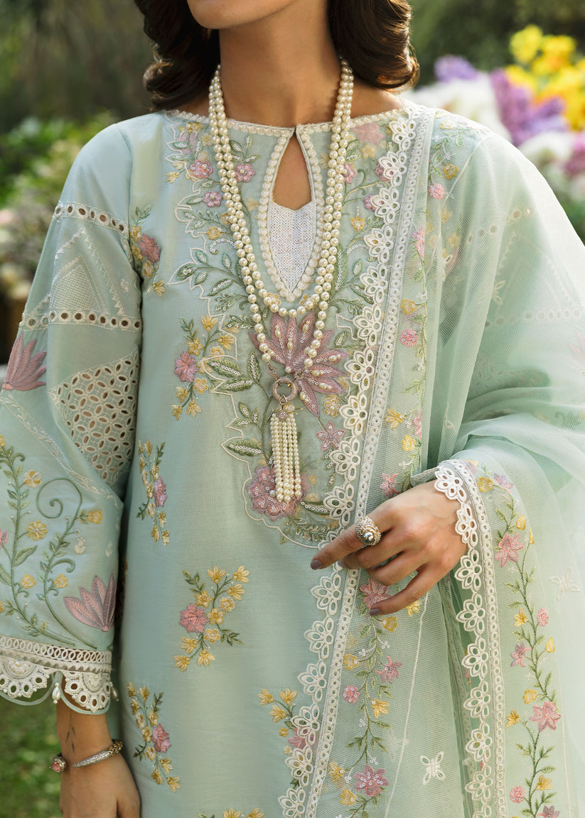 Sardinia Floral Forest Lawn'25 D#808 (Sky Petal)