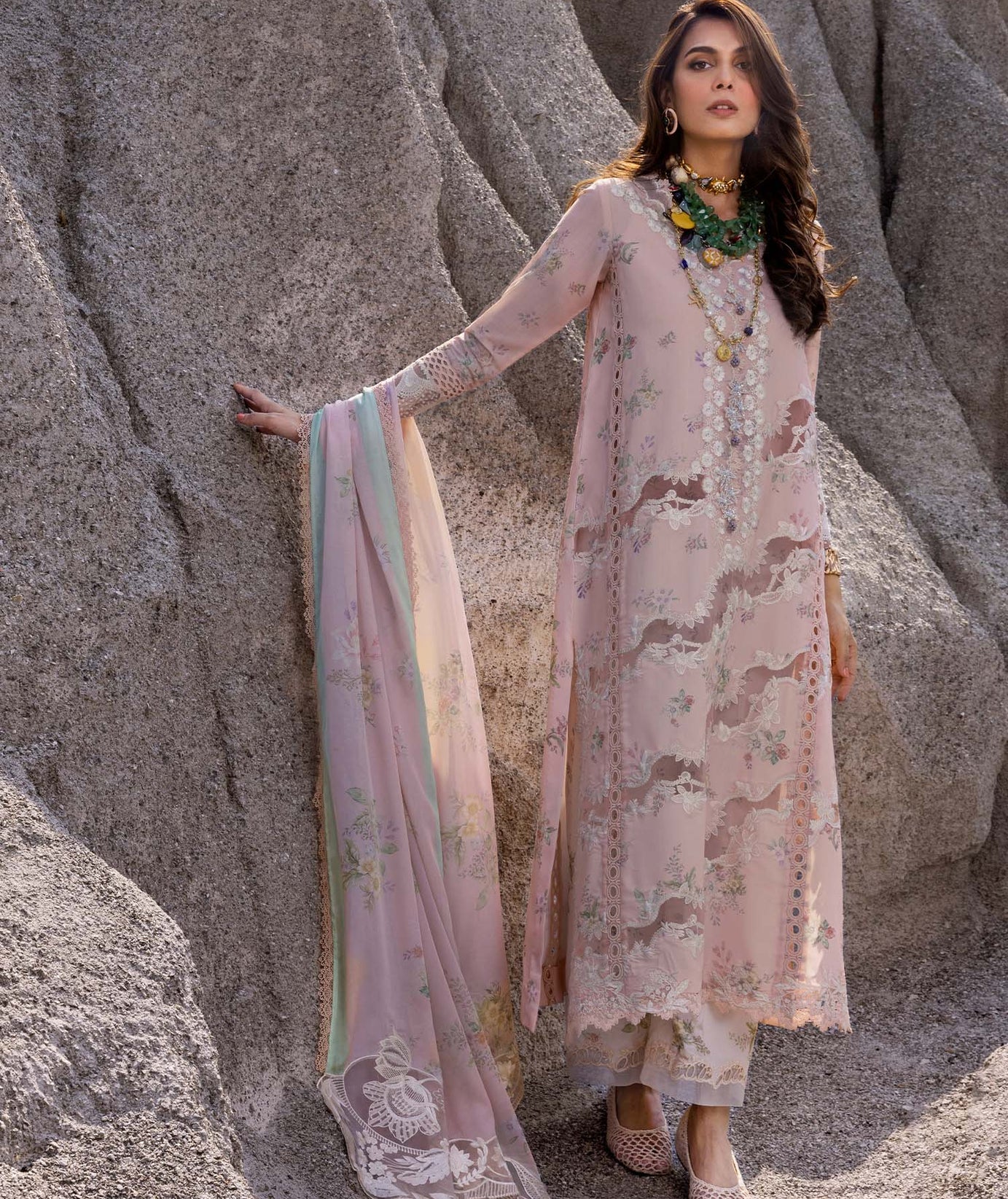 Saira*Shakira Lawn'25 SERENA-B