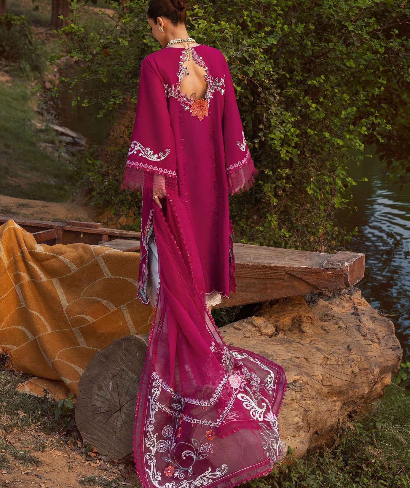 Crimson Luxe Lawn`25 MIRROR GARDEN - D3A