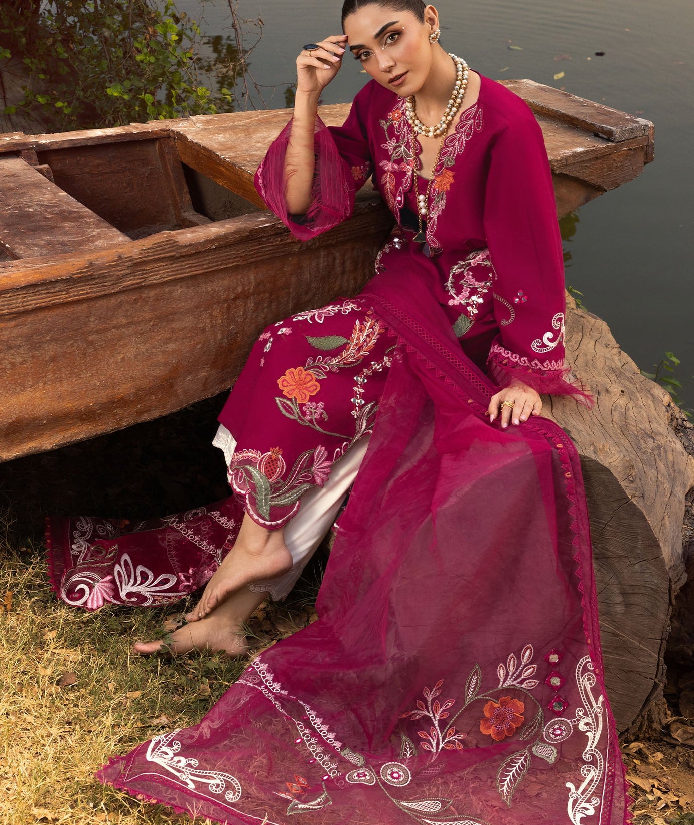 Crimson Luxe Lawn`25 MIRROR GARDEN - D3A