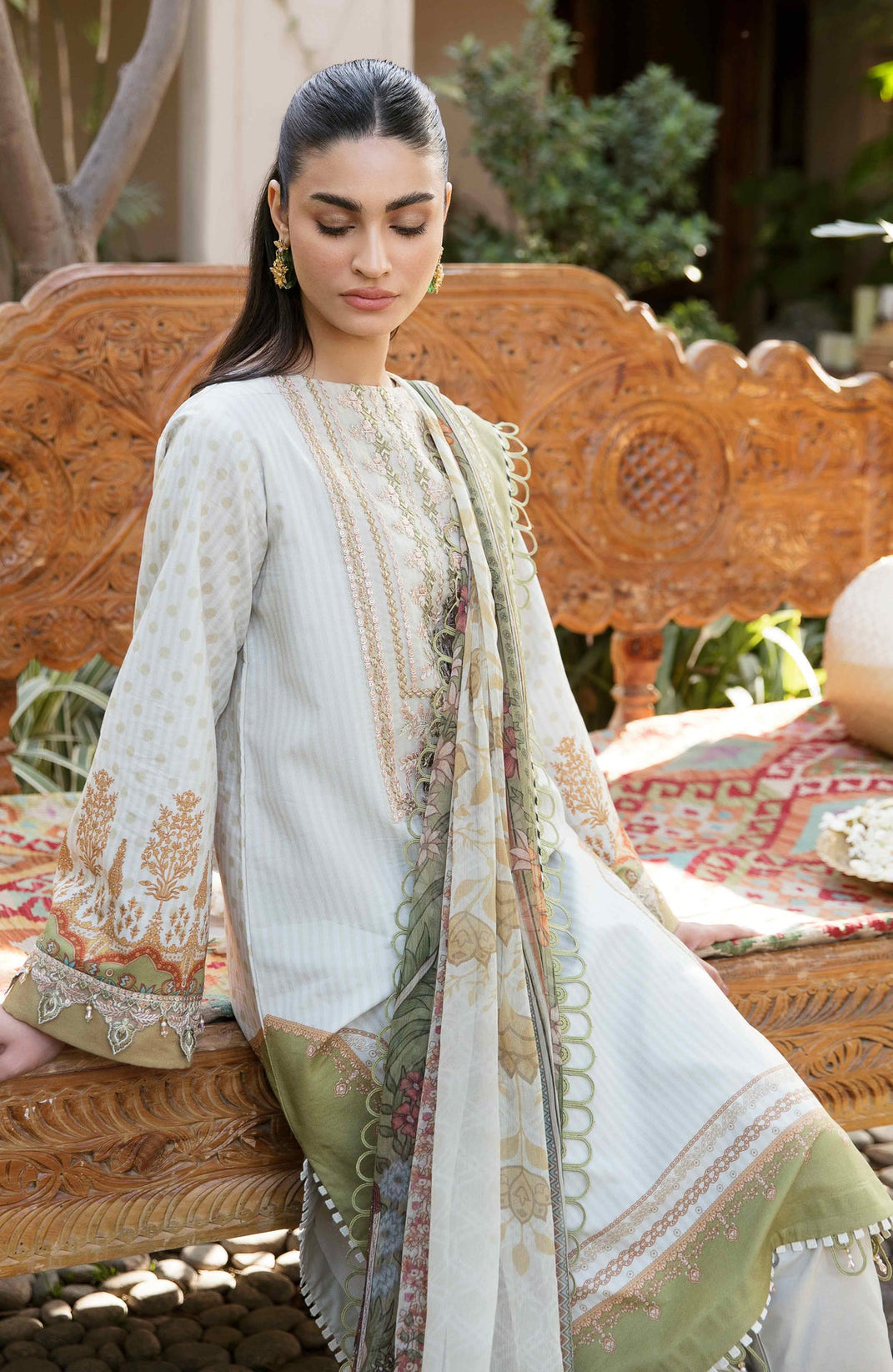 Seran Afsanah Lawn`23 D#03