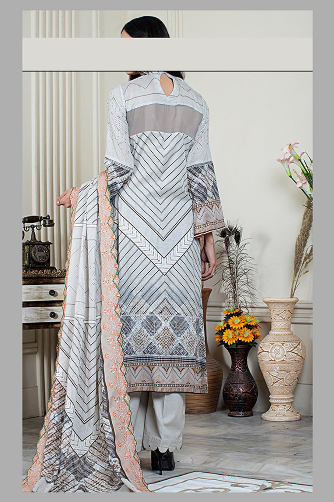 Noor E/Lawn Sitara L/Dupatta`23 D#61 (Fawn)