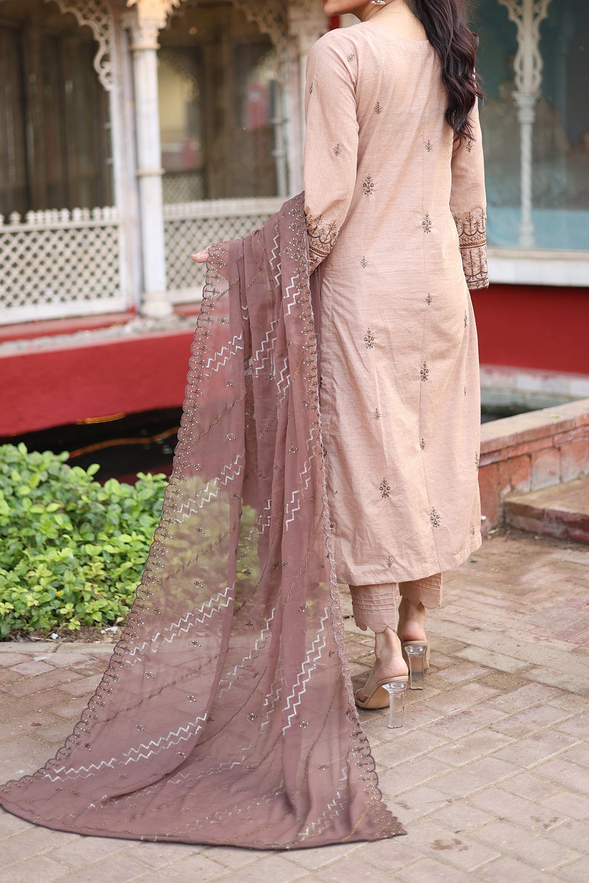 Izhaar Emb Luxury Lawn`24 D#2
