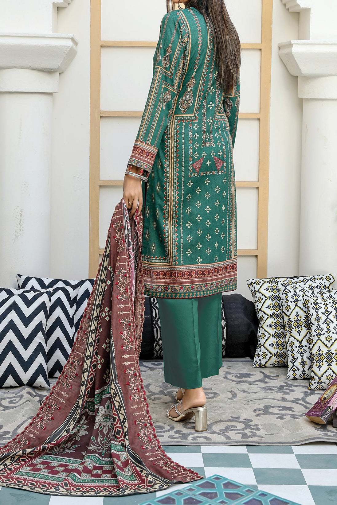 Komal Emb Lawn`24 D#09