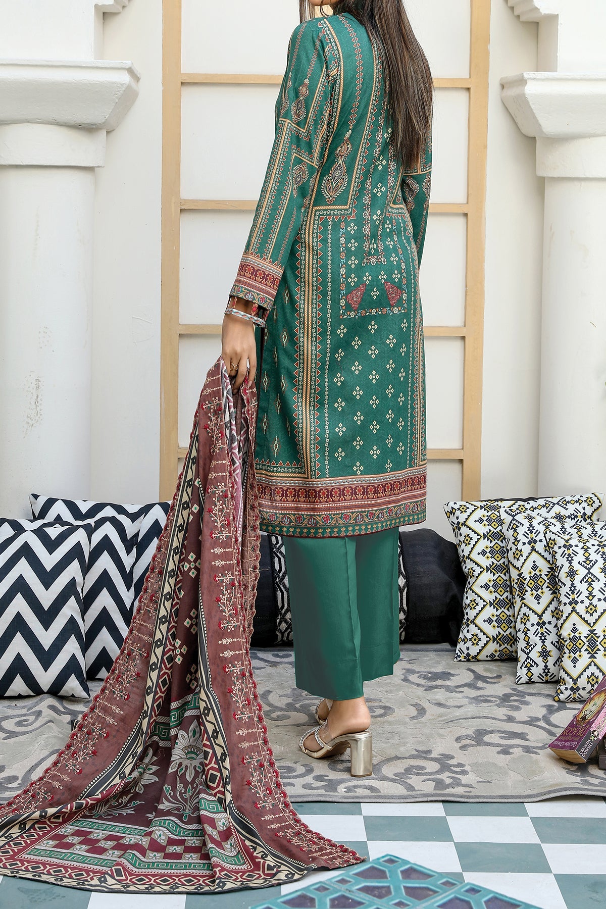 Komal Emb Lawn`24 D#09