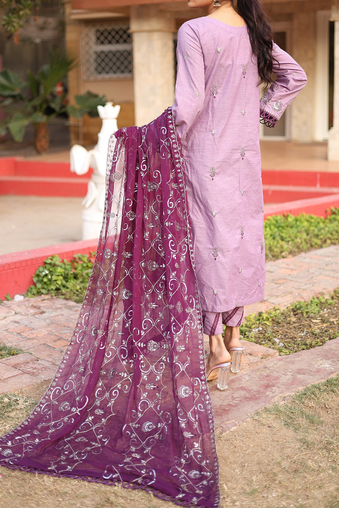 Izhaar Emb Luxury Lawn`24 D#6