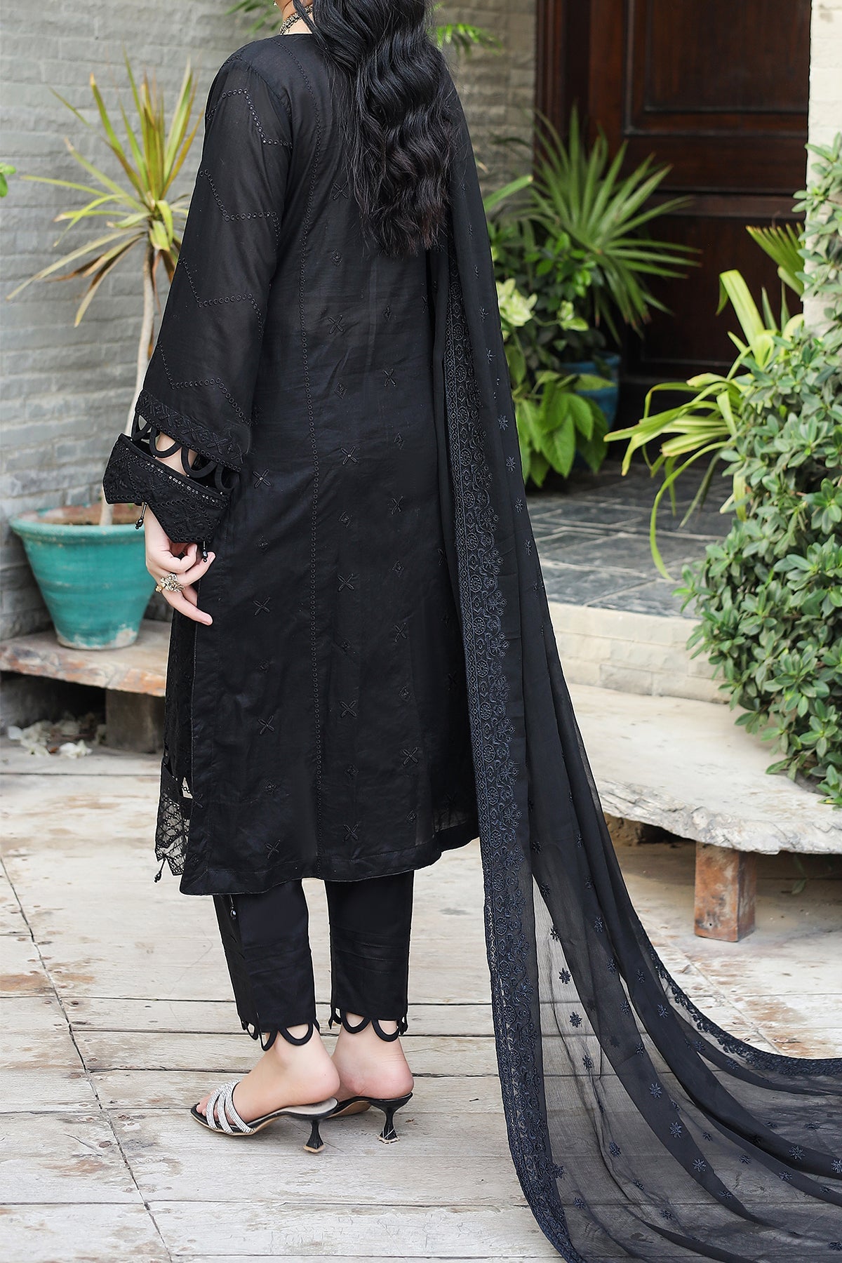 Pari Luxury Swiss Lawn'24 D#01