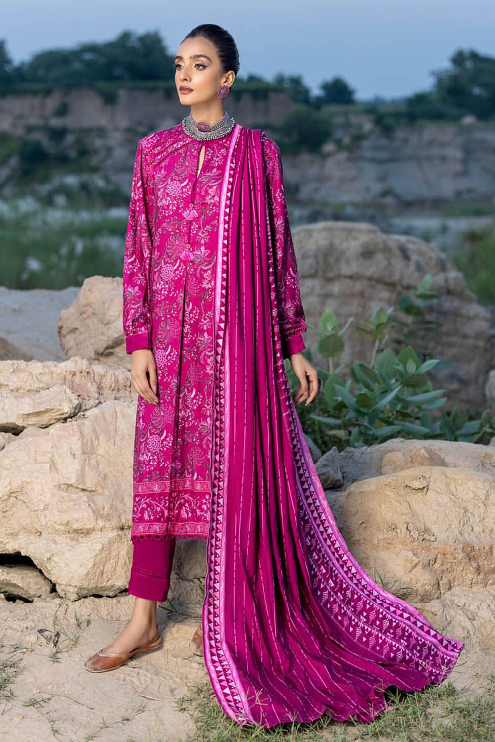 Gul Ahmed Winter Collection`22 LT#22016-B