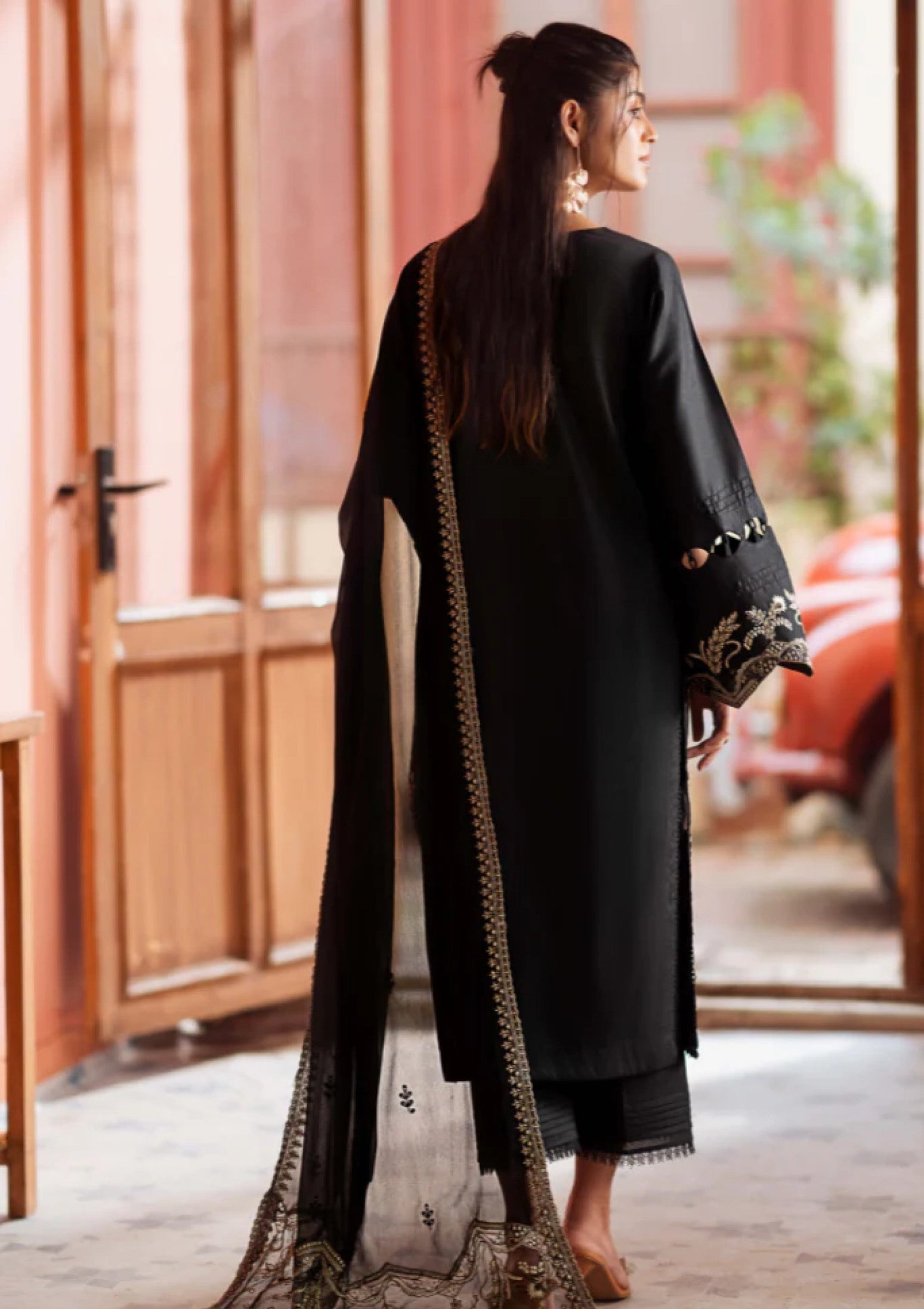 Humdum Lalarukh Emb Lawn'25 D#03