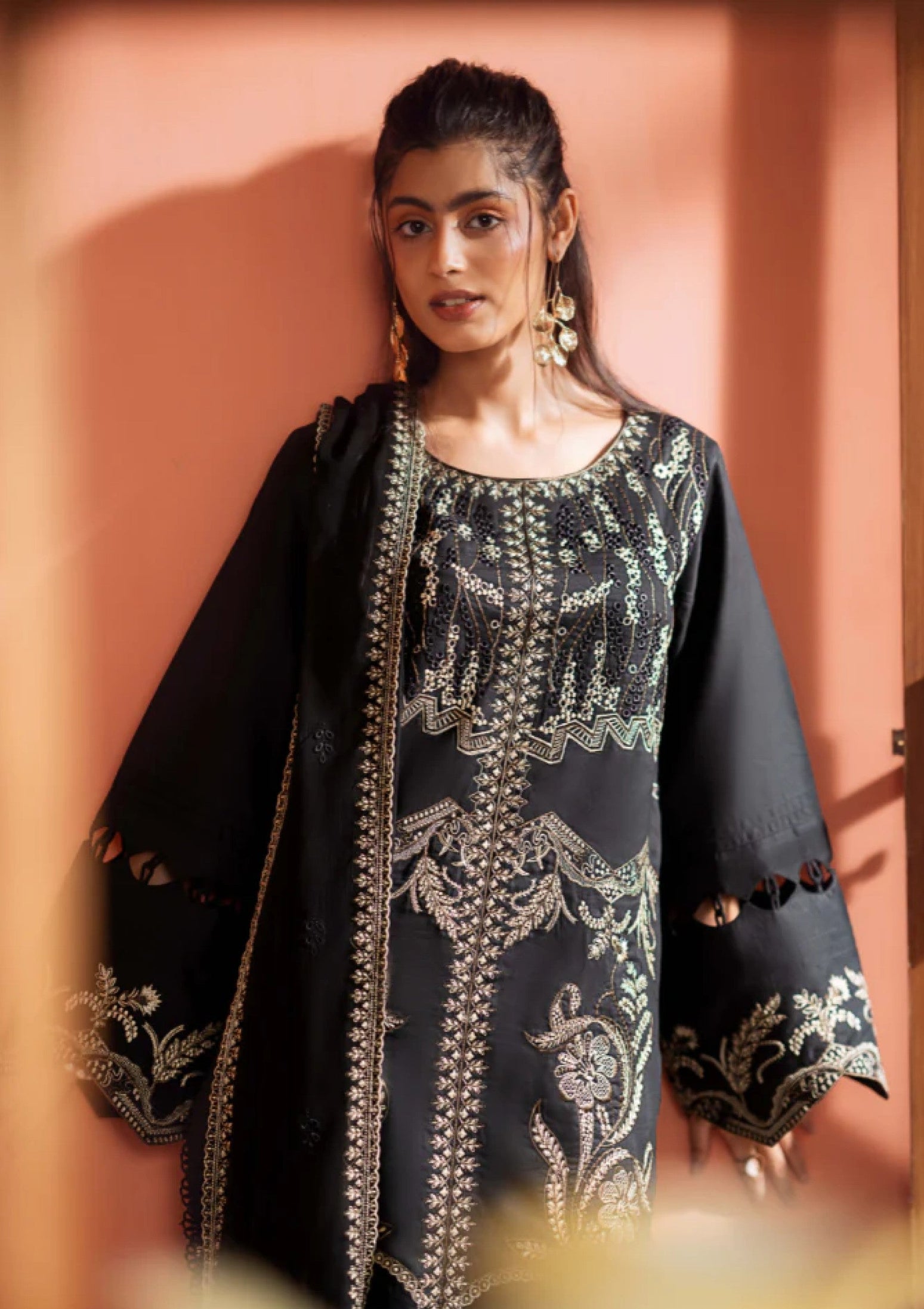 Humdum Lalarukh Emb Lawn'25 D#03