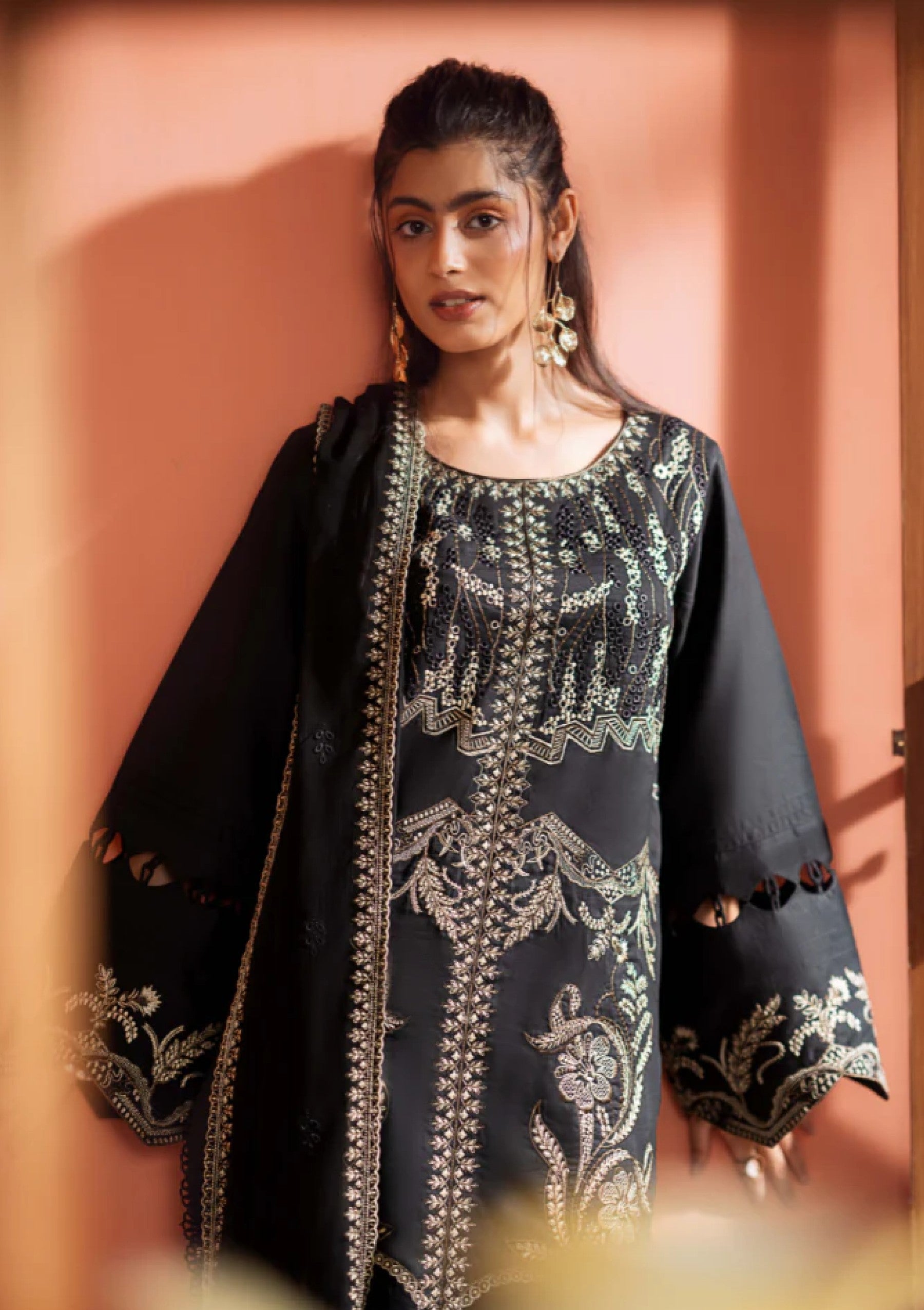 Humdum Lalarukh Emb Lawn'25 D#03