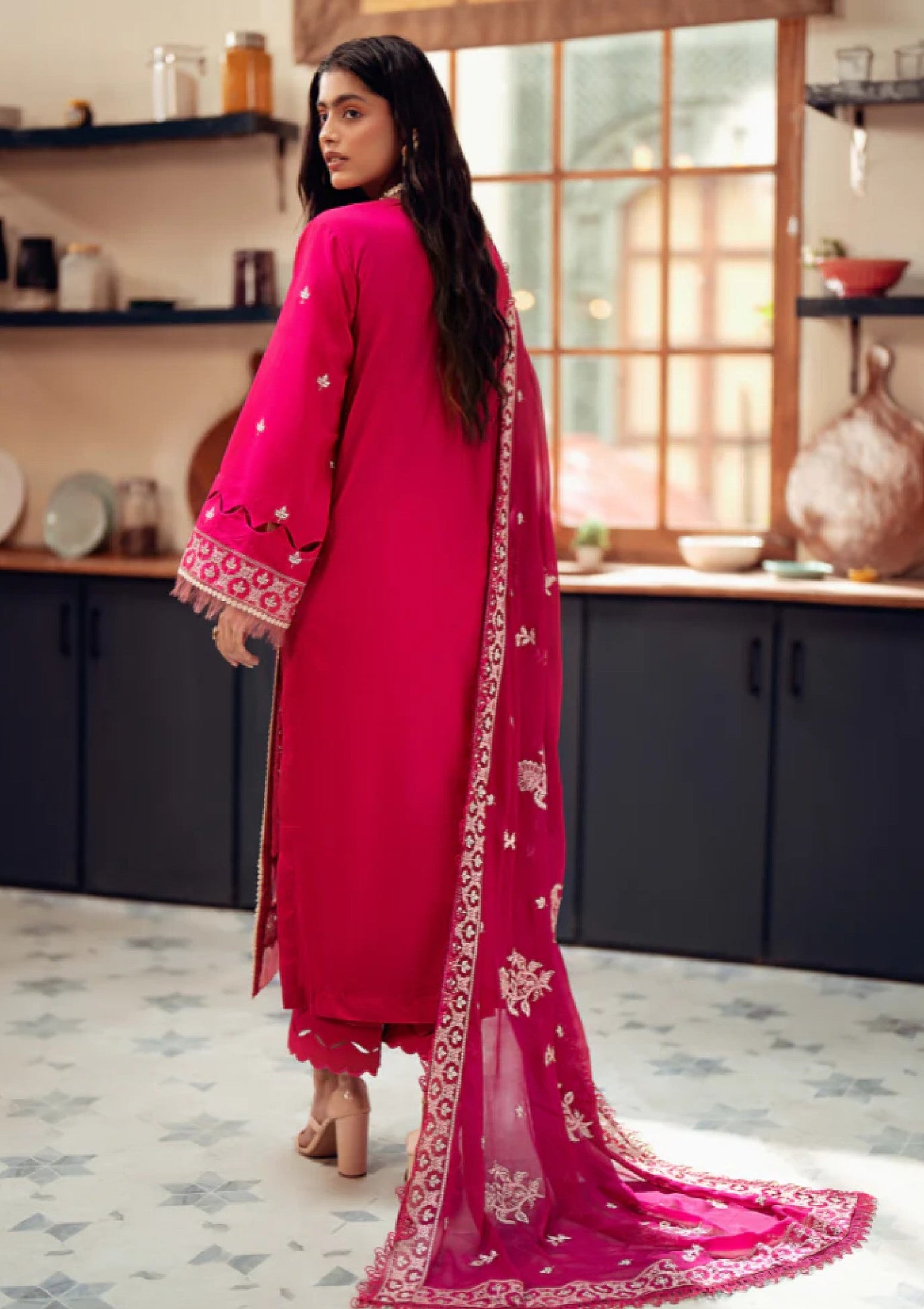 Humdum Lalarukh Emb Lawn'25 D#06