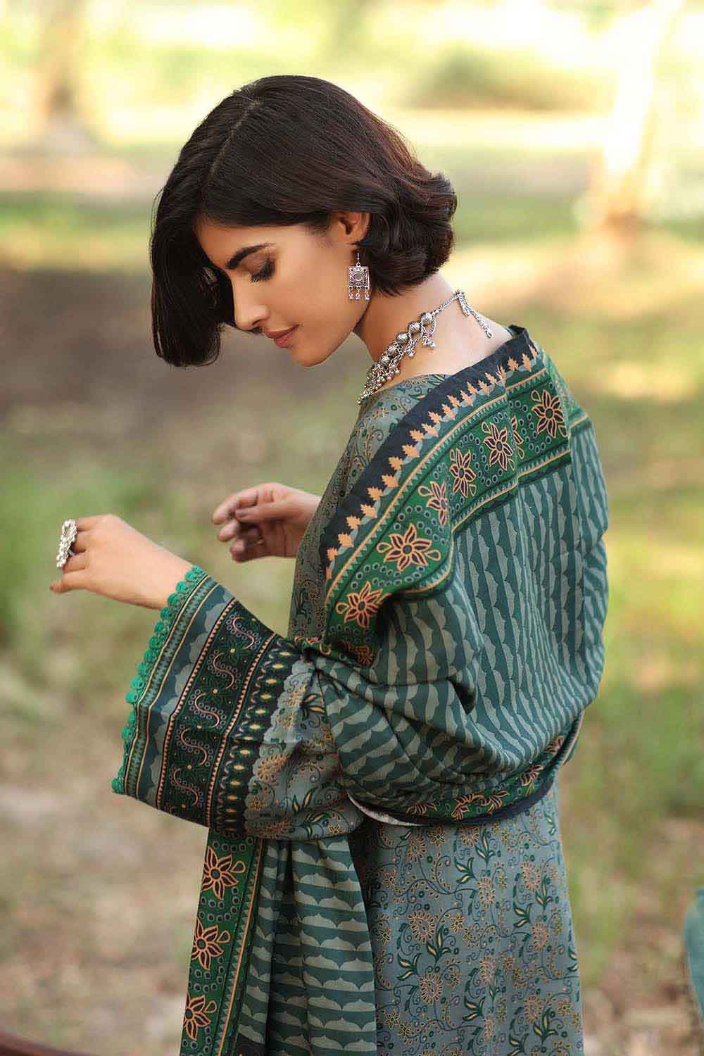 Gul Ahmed Winter Collection`22 LT#12027-B