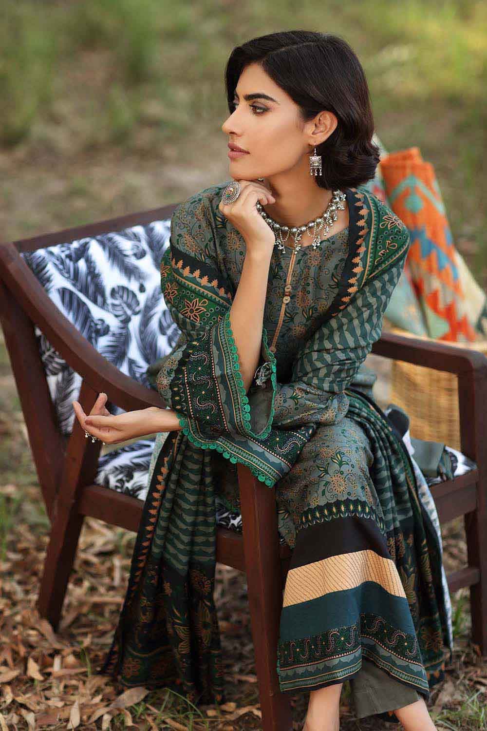 Gul Ahmed Winter Collection`22 LT#12027-B