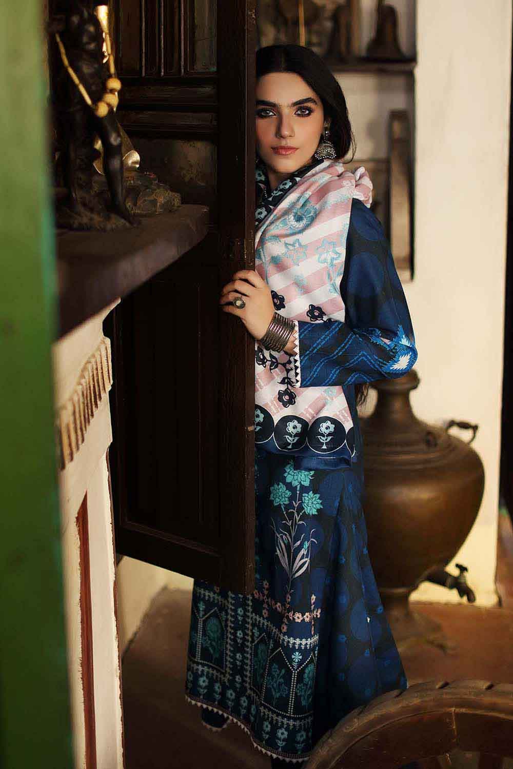 Gul Ahmed Winter Collection`22 PVS#12002-B