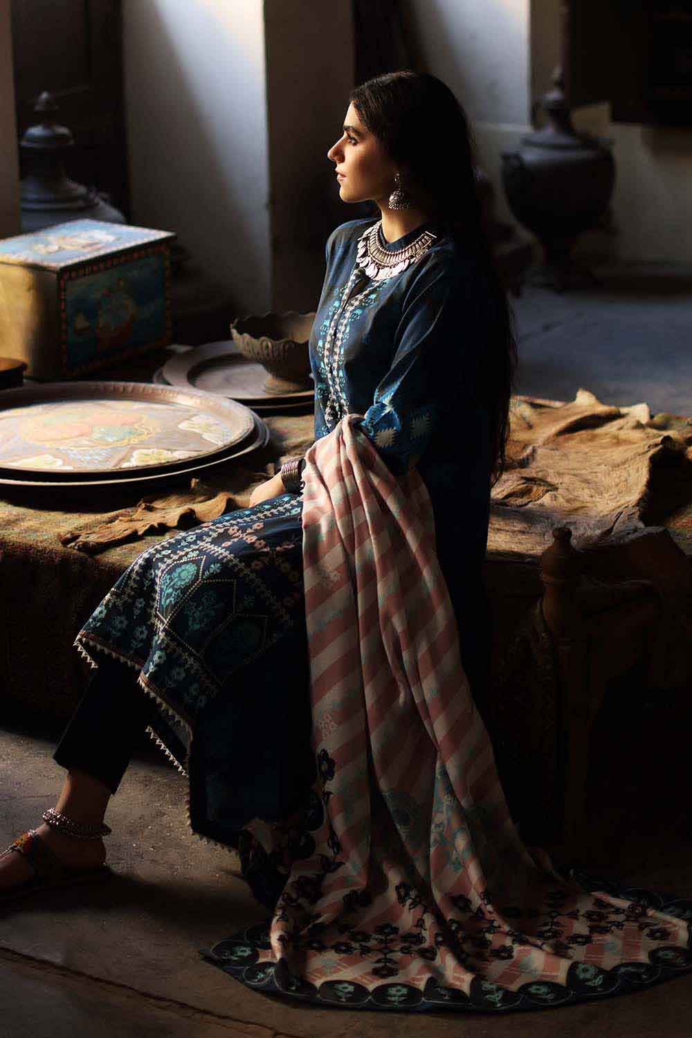 Gul Ahmed Winter Collection`22 PVS#12002-B