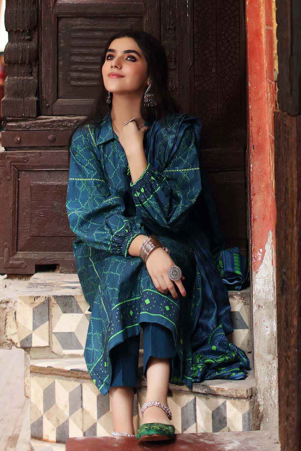 Gul Ahmed Winter Collection`22 PVS#12005-B