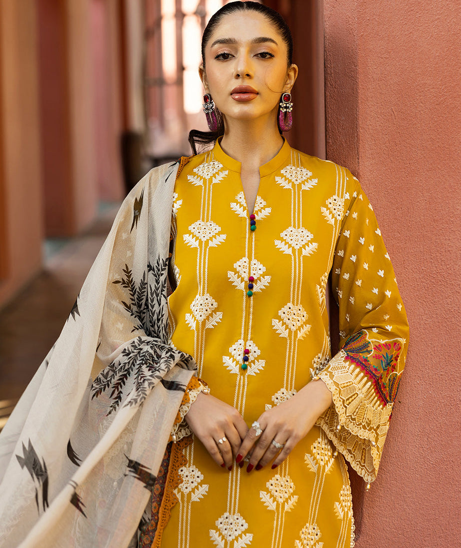 Zainab Chottani Chikankari`25 D#4-A